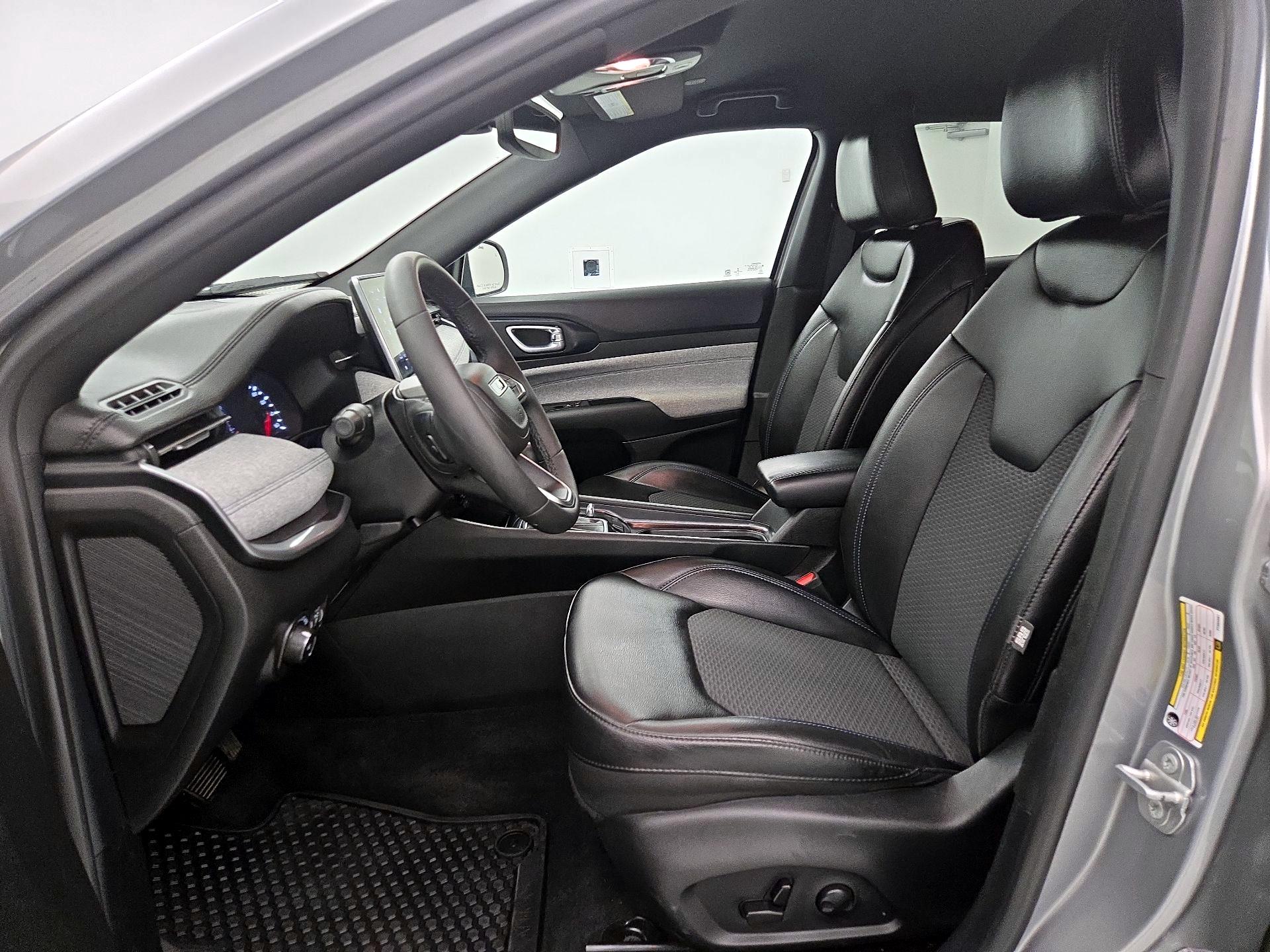 Thumbnail: 2023 Jeep Compass - 11