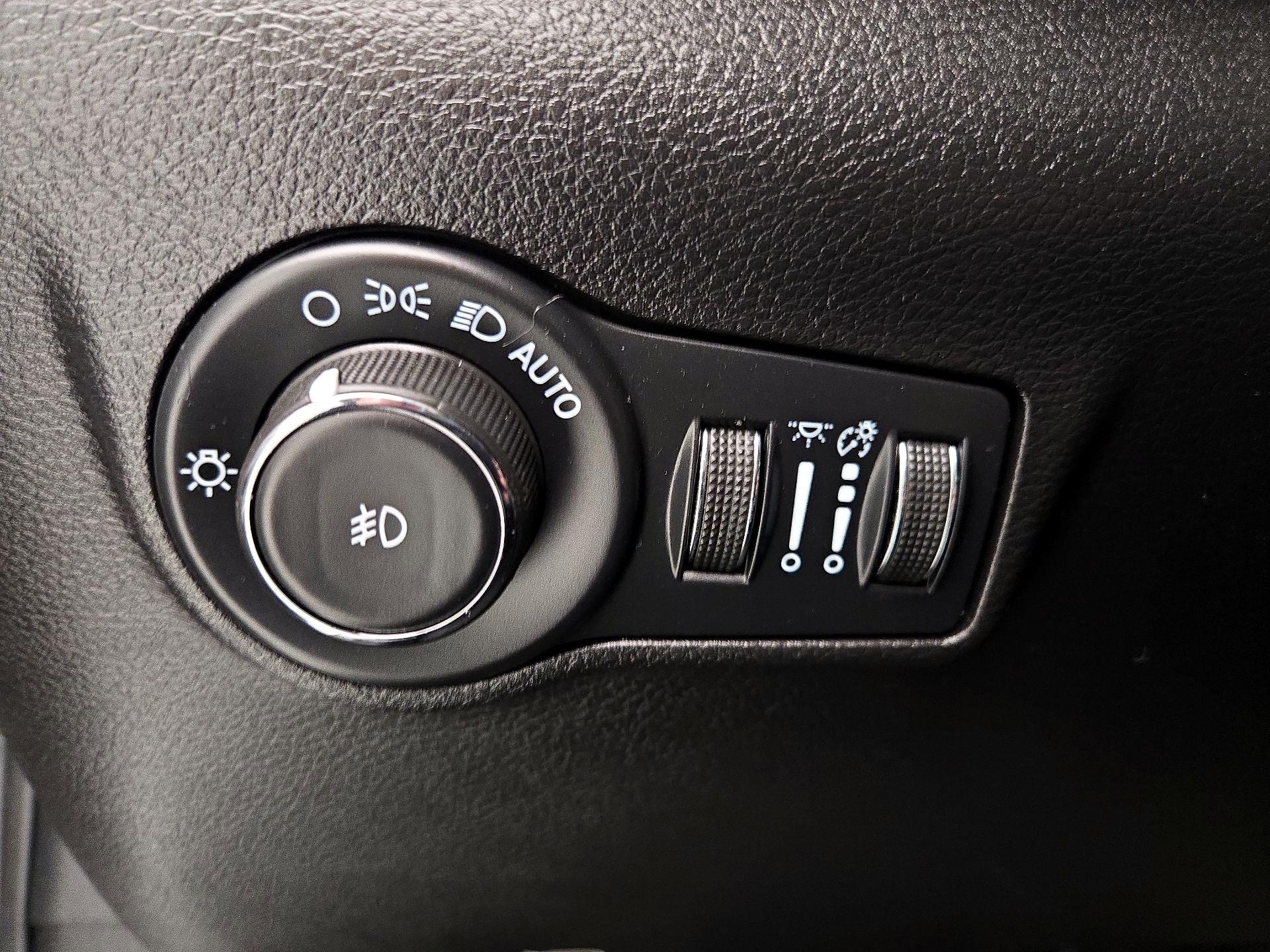 Thumbnail: 2023 Jeep Compass - 13