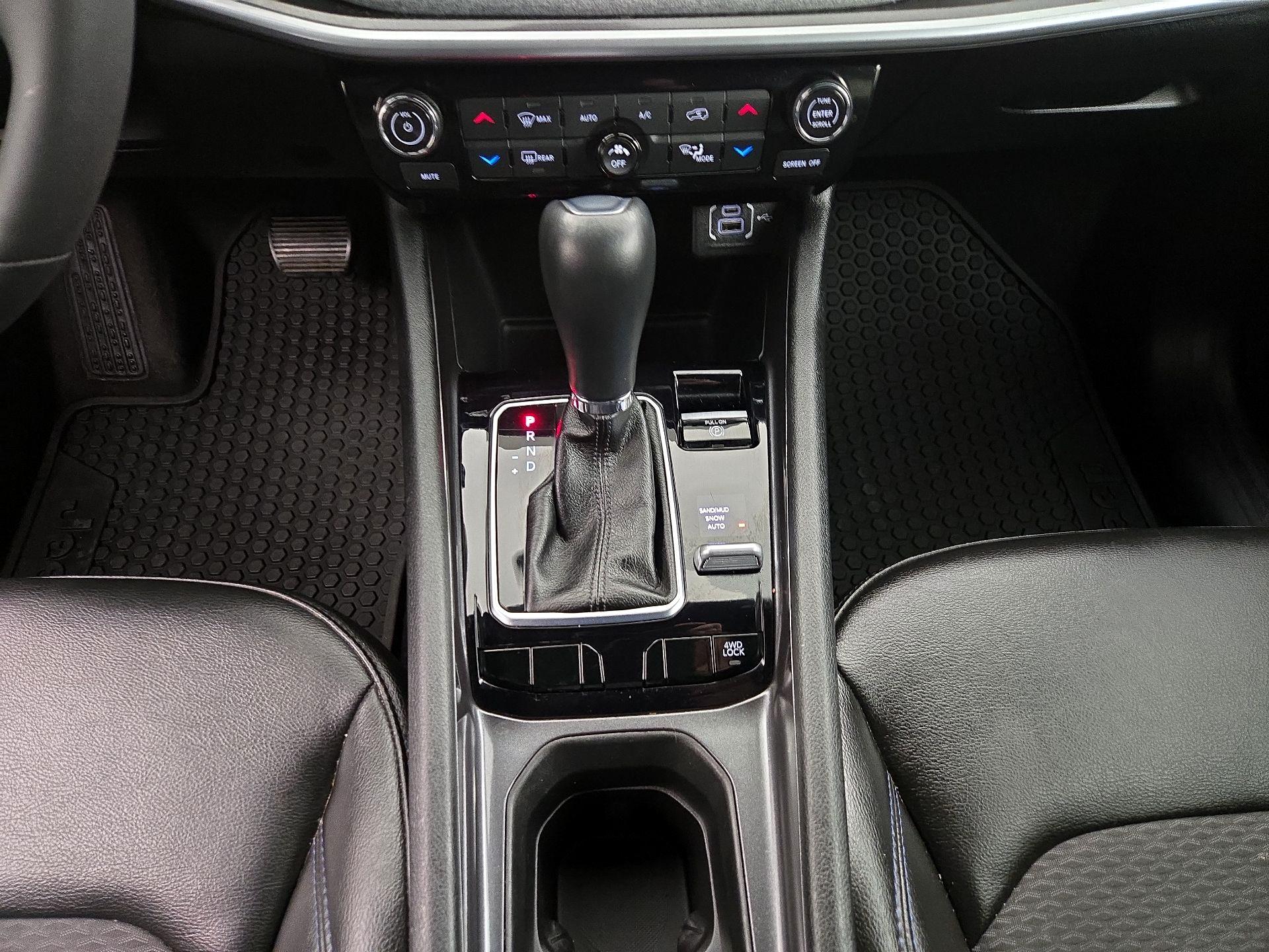 Thumbnail: 2023 Jeep Compass - 17