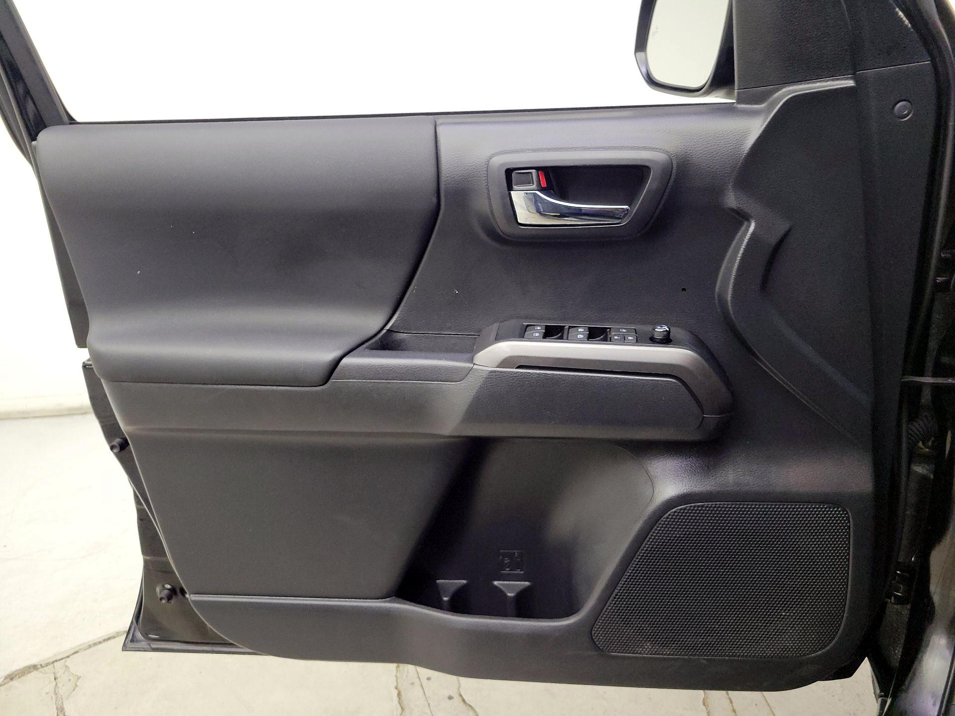 Thumbnail: 2023 Toyota Tacoma - 12