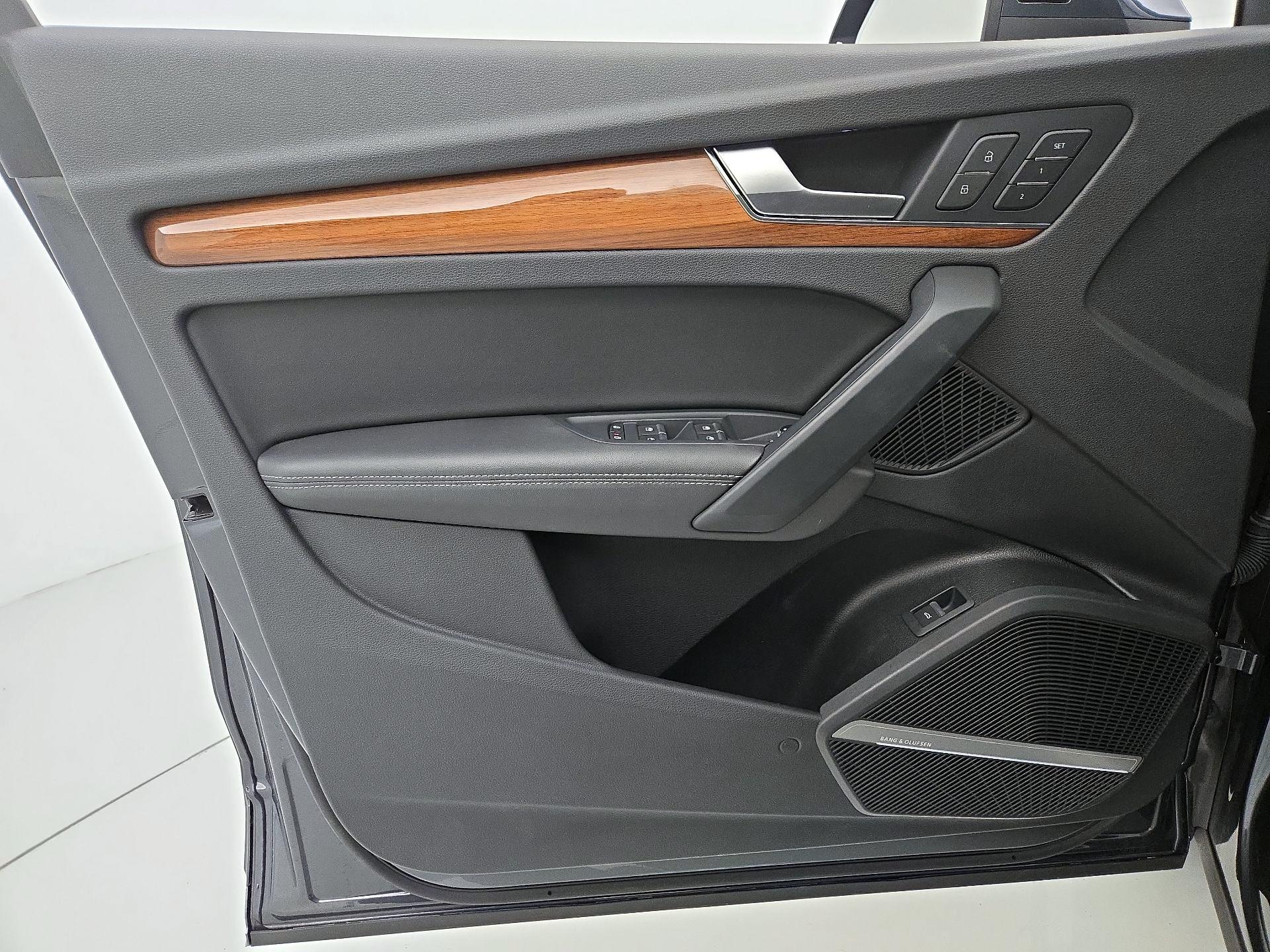 Thumbnail: 2021 Audi Q5 - 12