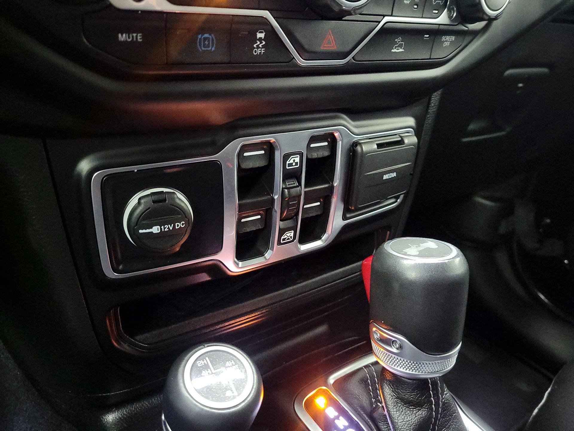 Thumbnail: 2022 Jeep Wrangler - 19