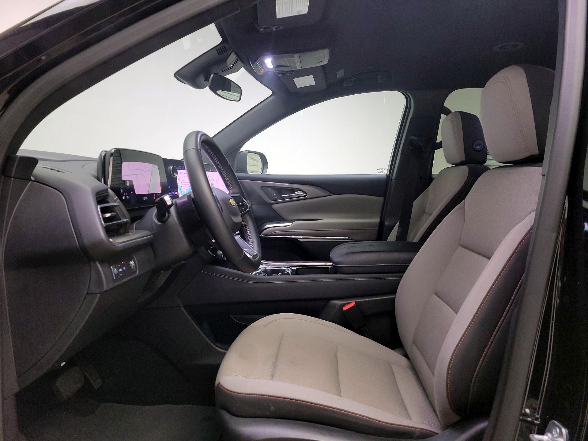 Thumbnail: 2025 Chevrolet Traverse - 11