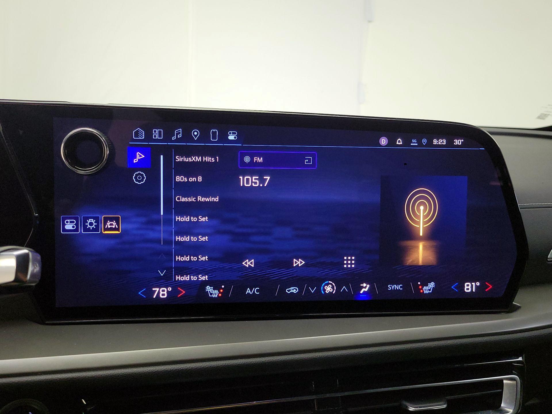 Thumbnail: 2025 Chevrolet Traverse - 16