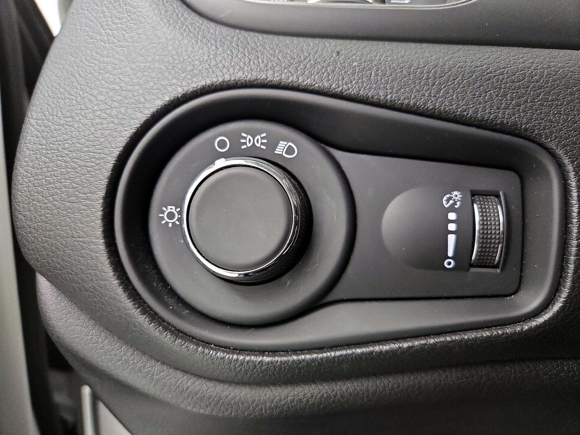 Thumbnail: 2023 Jeep Renegade - 13