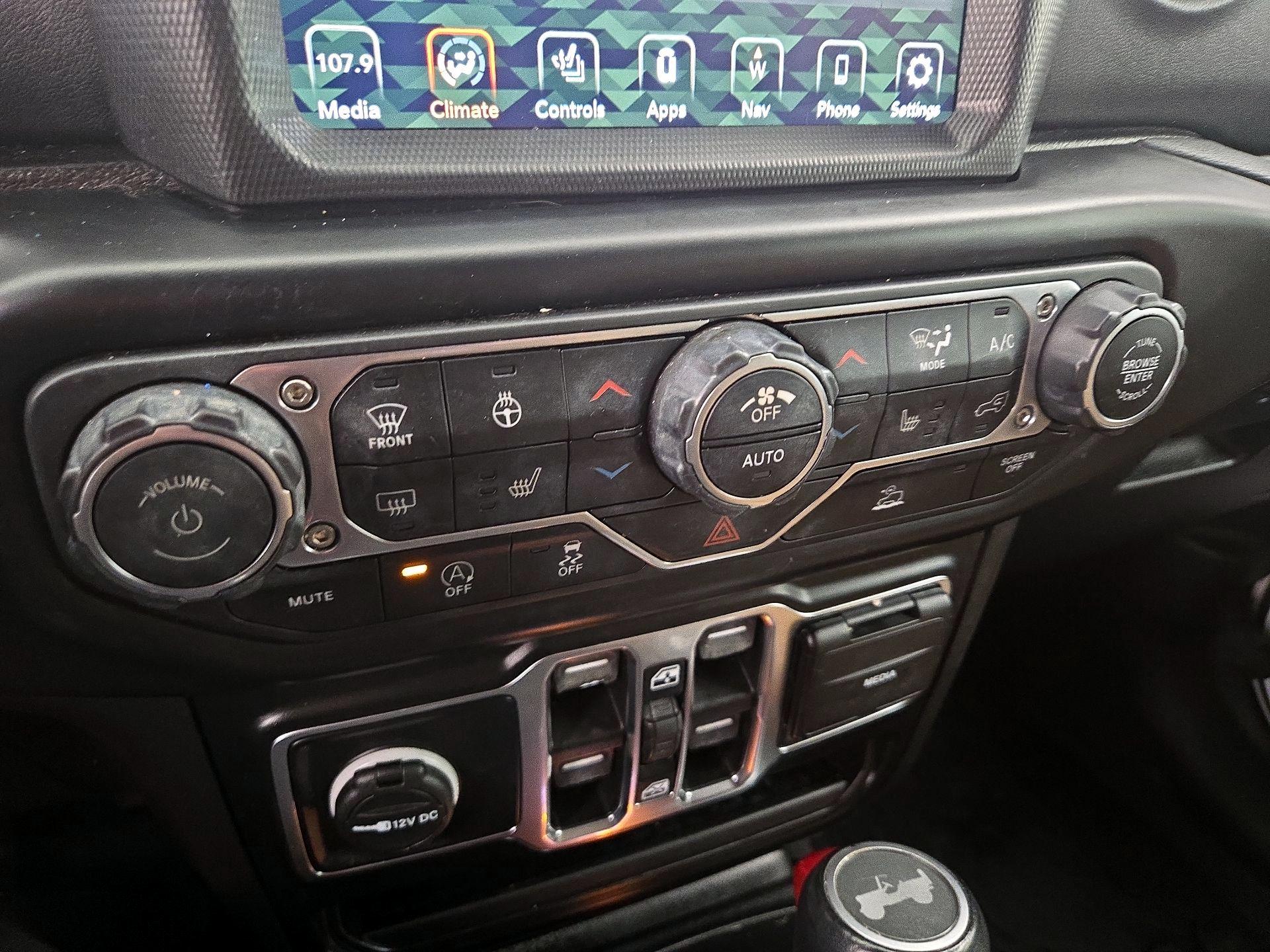 Thumbnail: 2022 Jeep Wrangler - 17