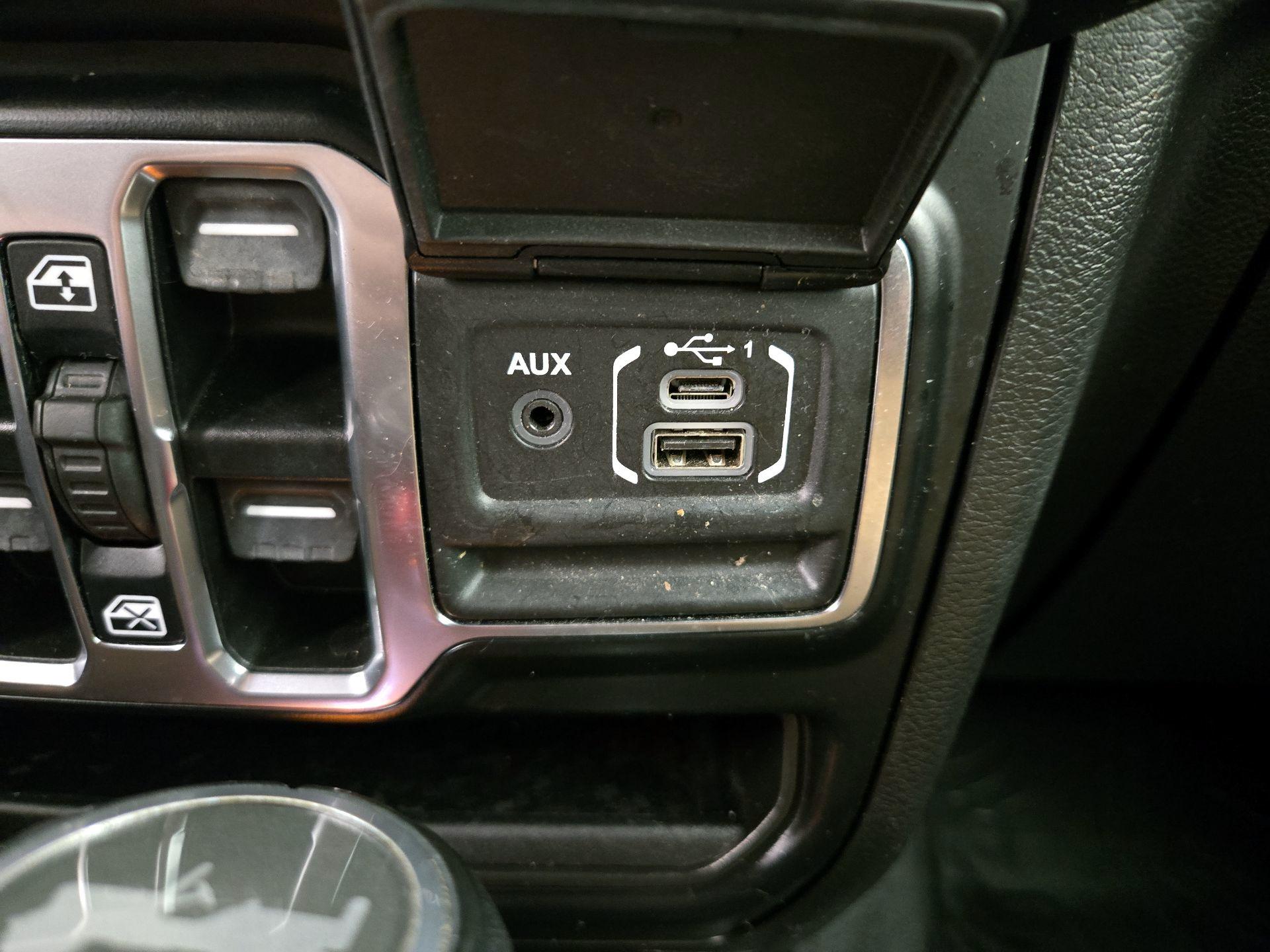 Thumbnail: 2022 Jeep Wrangler - 19