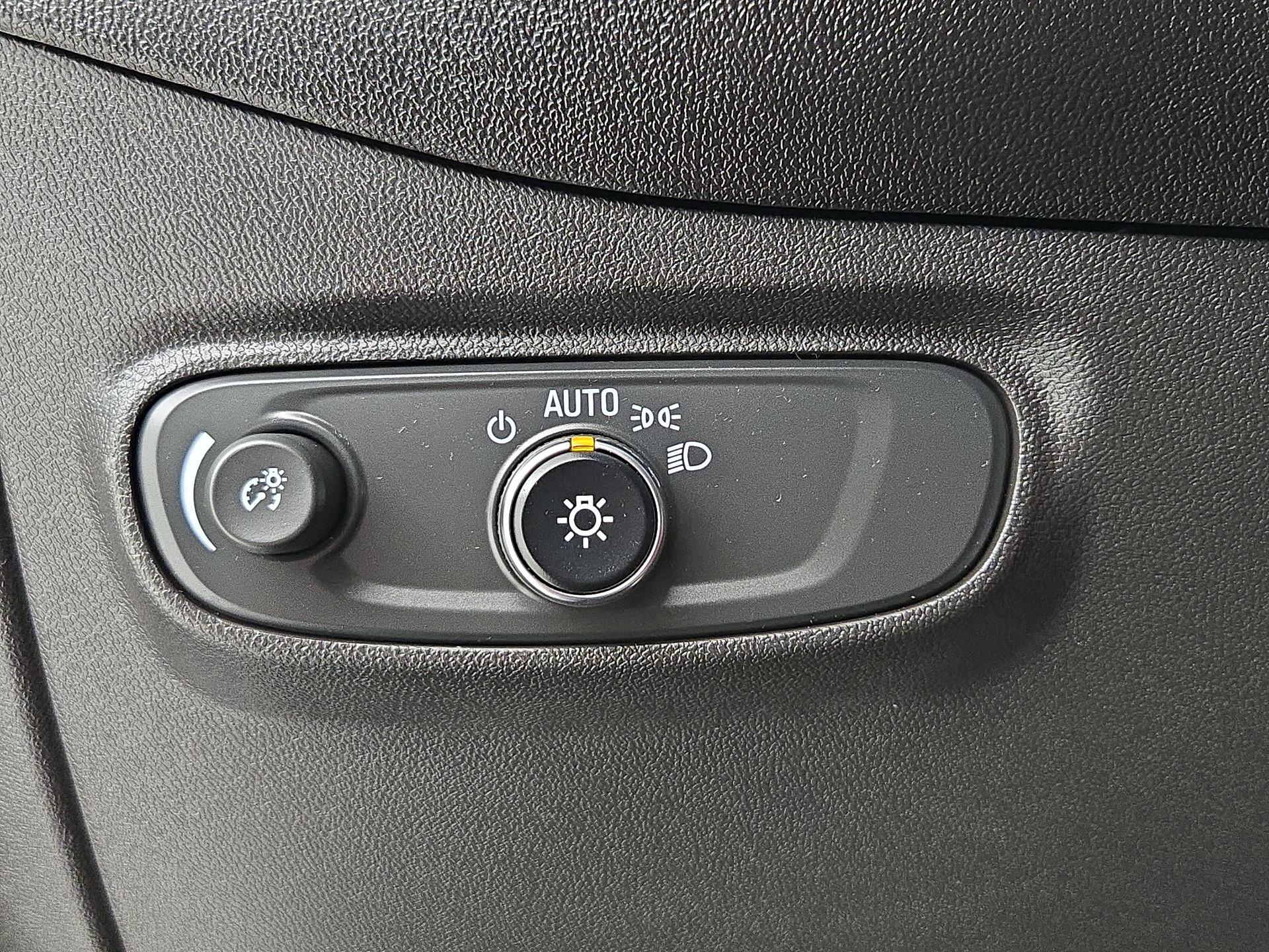 Thumbnail: 2020 Chevrolet Equinox - 13