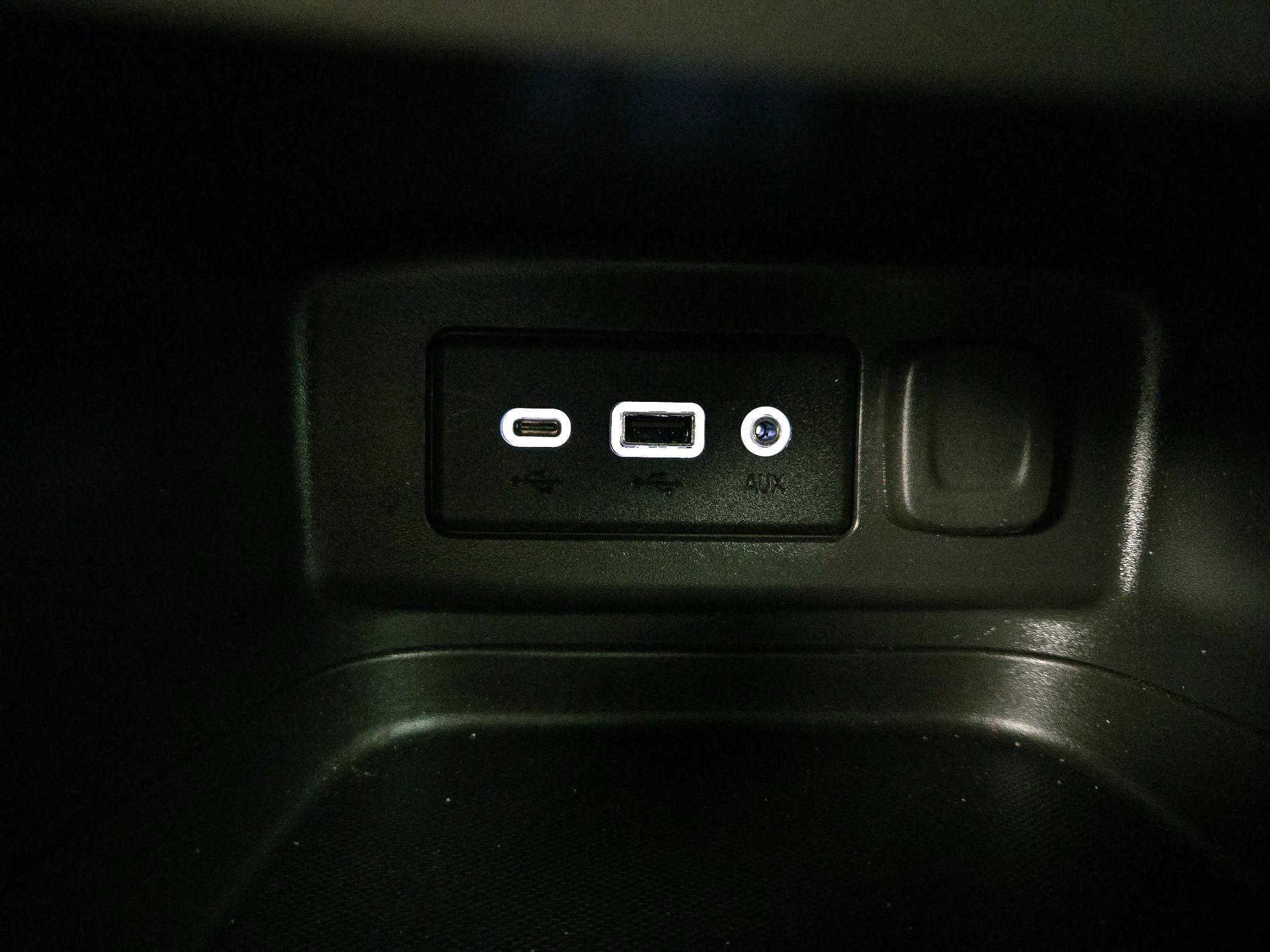 Thumbnail: 2020 Chevrolet Equinox - 18