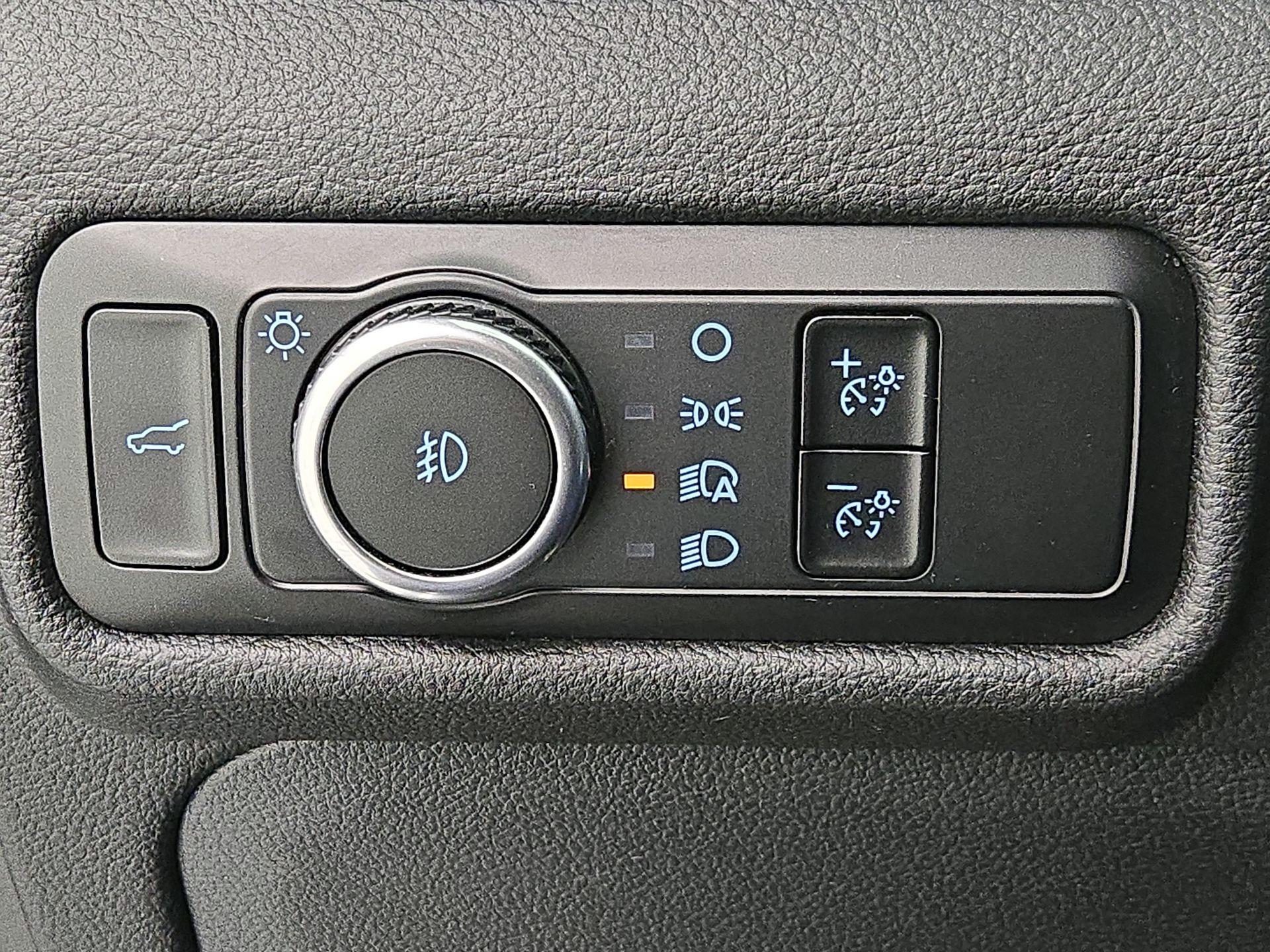 Thumbnail: 2023 Ford Explorer - 13