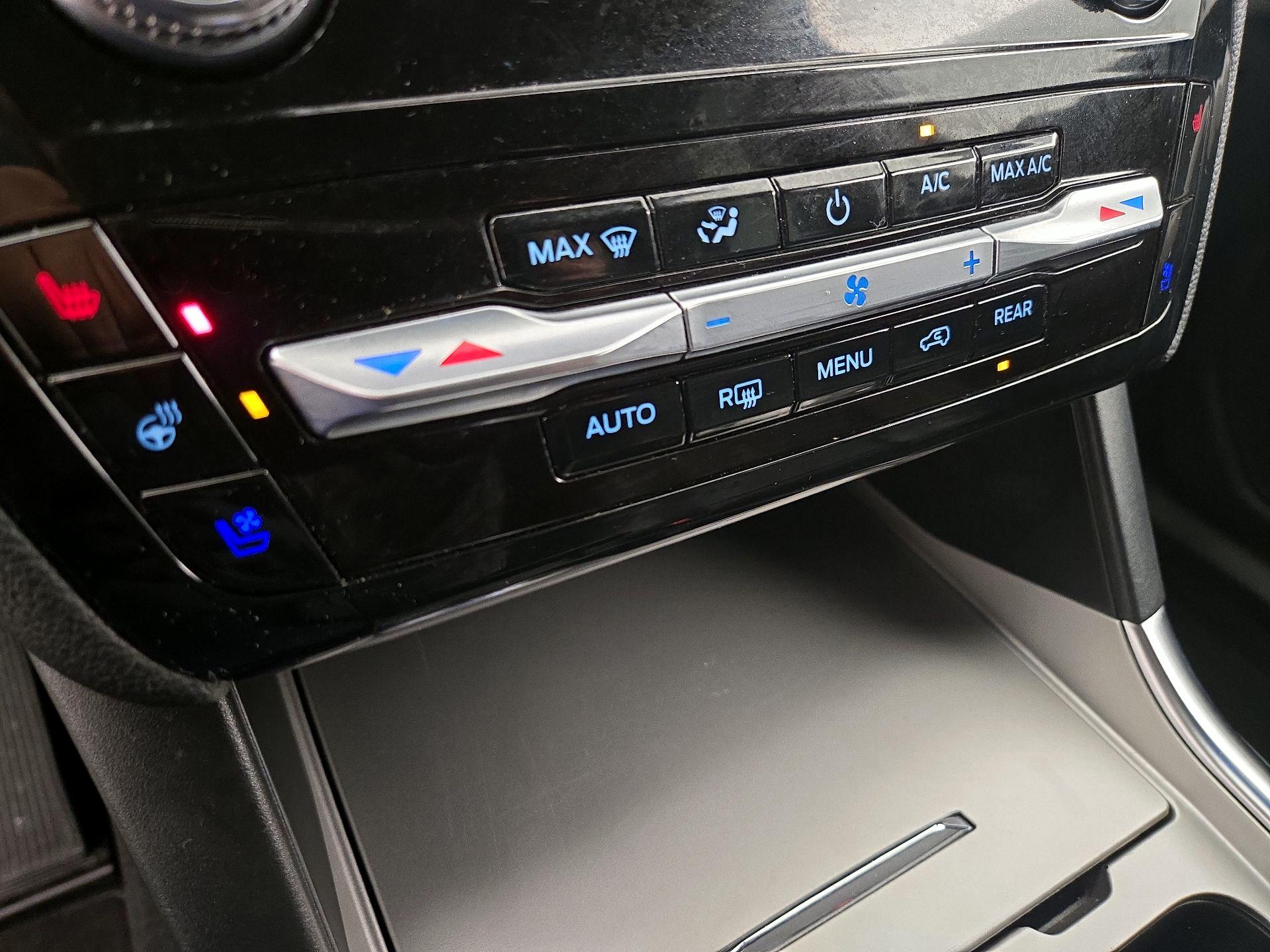 Thumbnail: 2023 Ford Explorer - 17