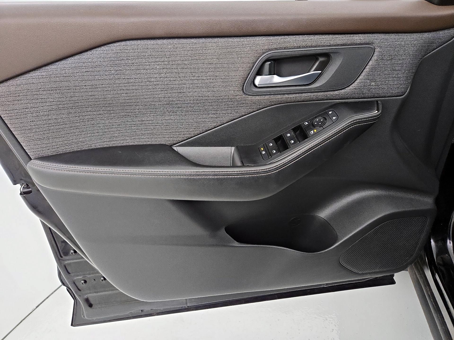 Thumbnail: 2021 Nissan Rogue - 12