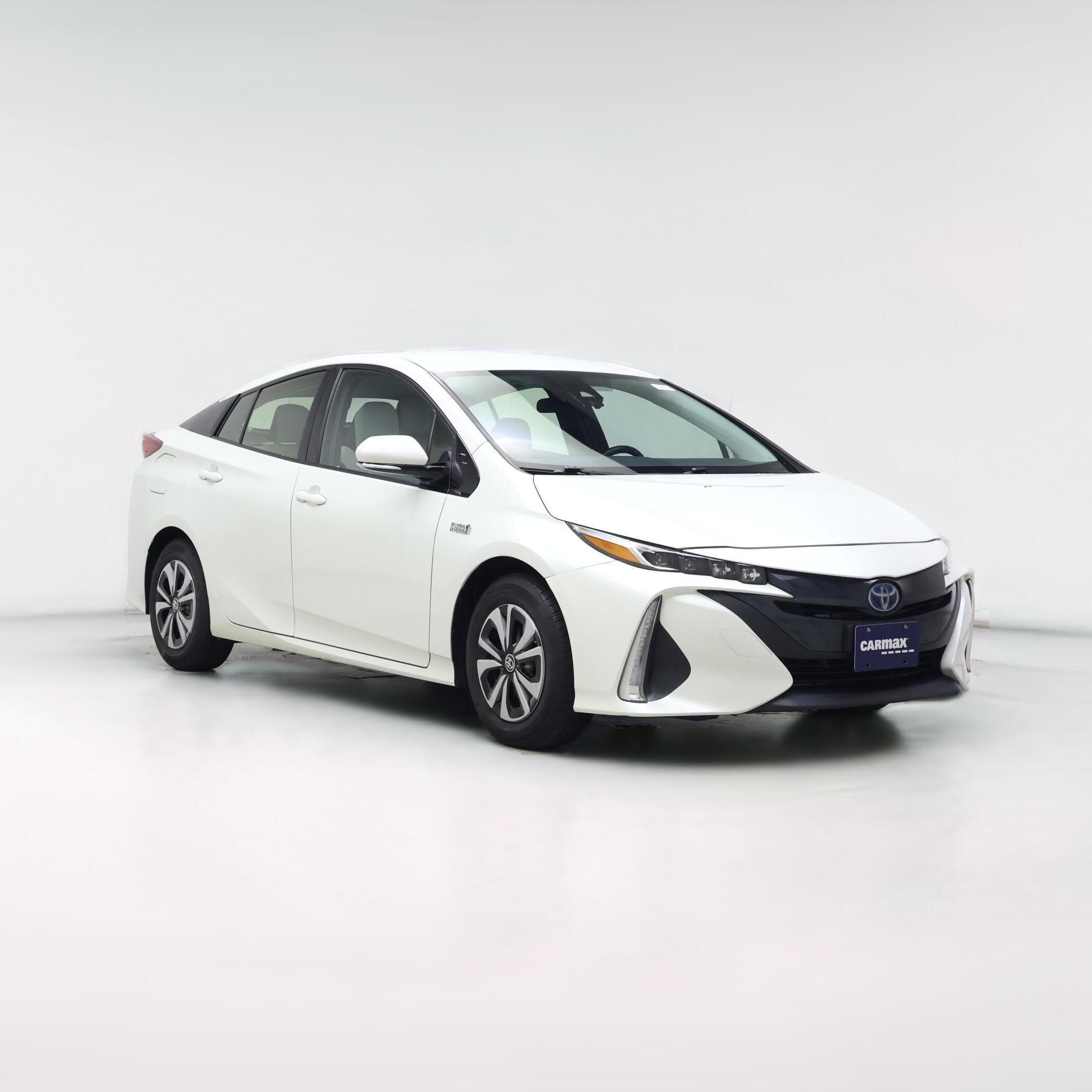 Thumbnail: 2017 Toyota Prius Prime - 1