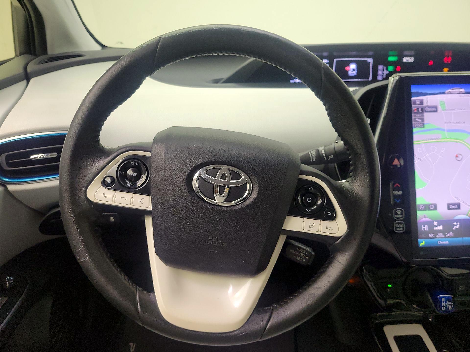 Thumbnail: 2017 Toyota Prius Prime - 10