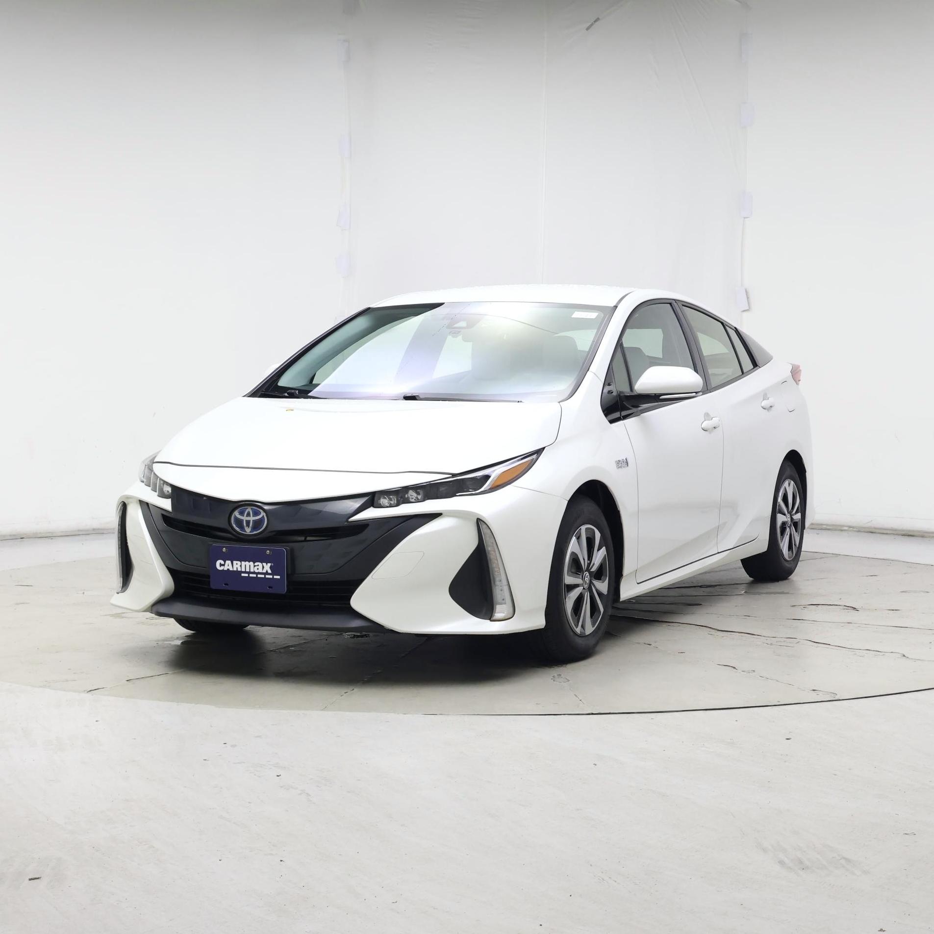 Thumbnail: 2017 Toyota Prius Prime - 4