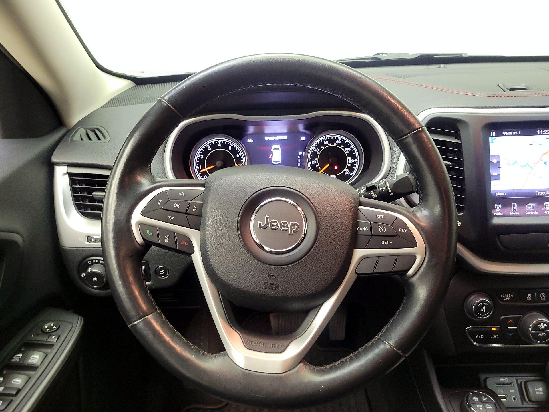 Thumbnail: 2015 Jeep Cherokee - 10