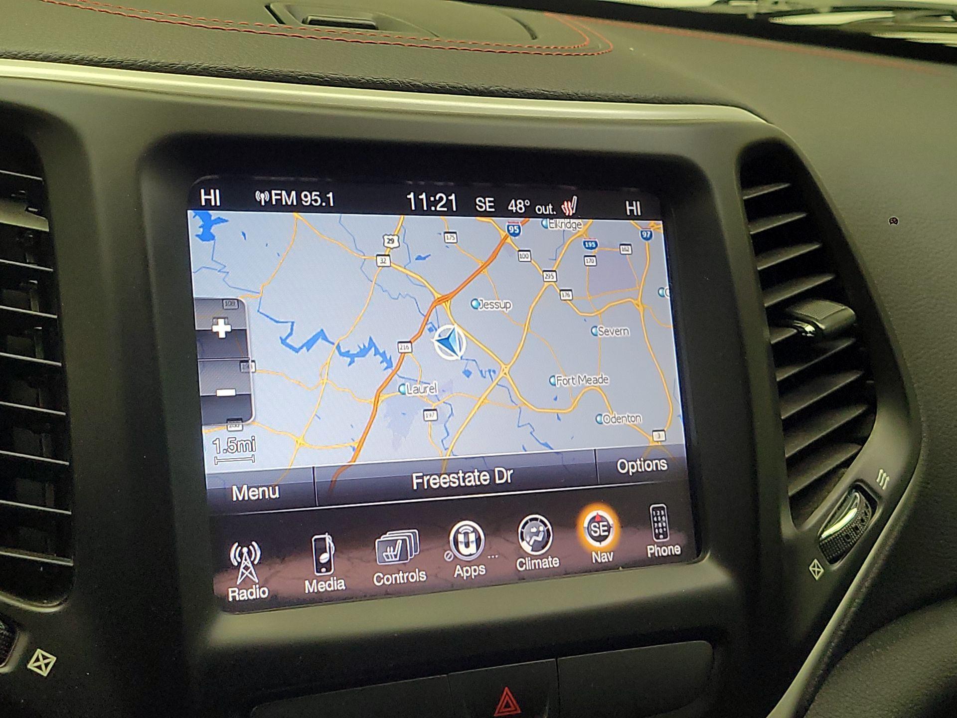 Thumbnail: 2015 Jeep Cherokee - 14