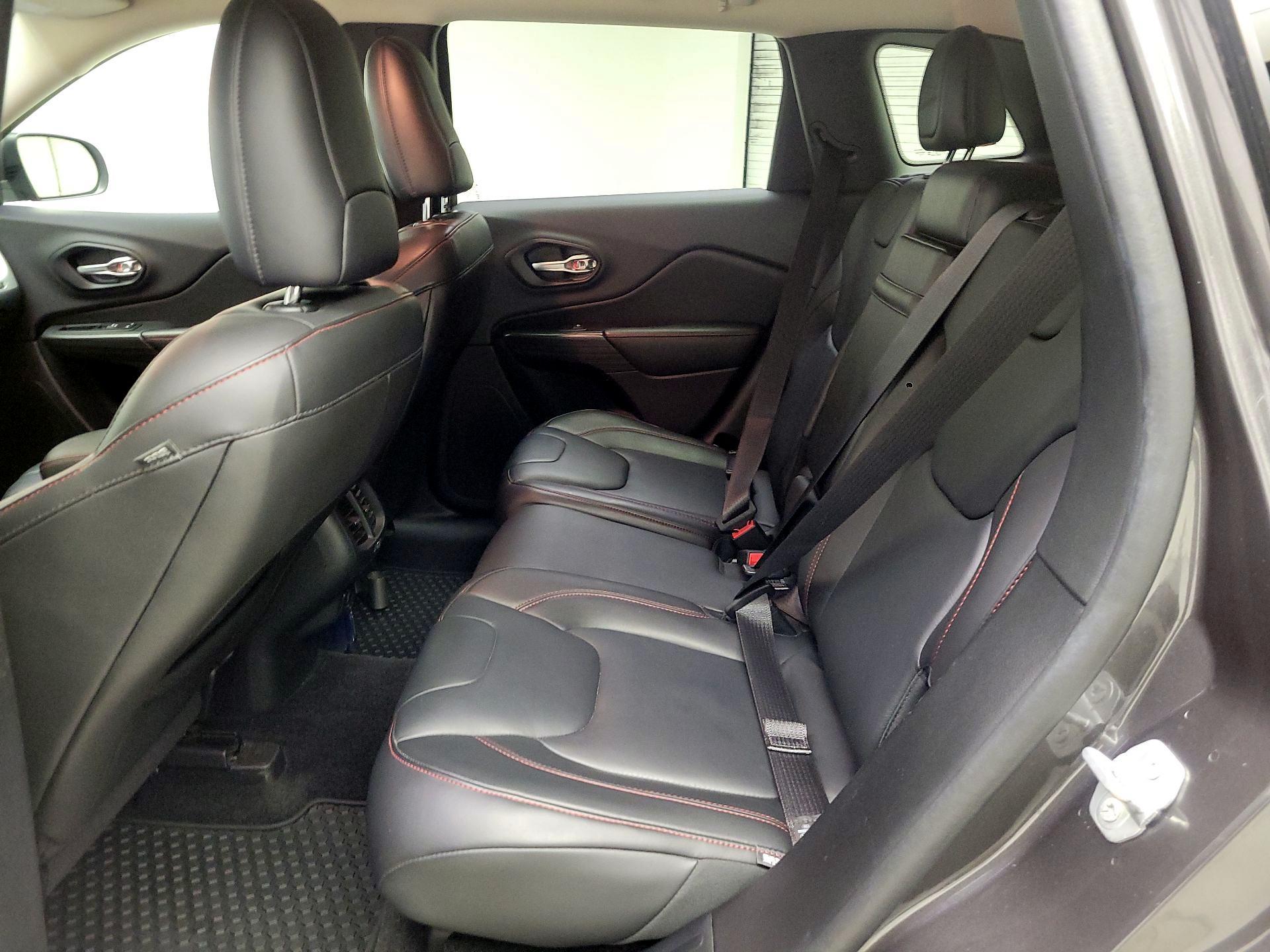 Thumbnail: 2015 Jeep Cherokee - 20