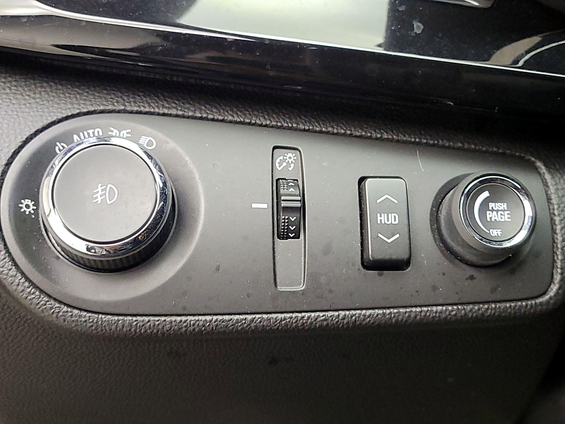 Thumbnail: 2015 Chevrolet  - 13