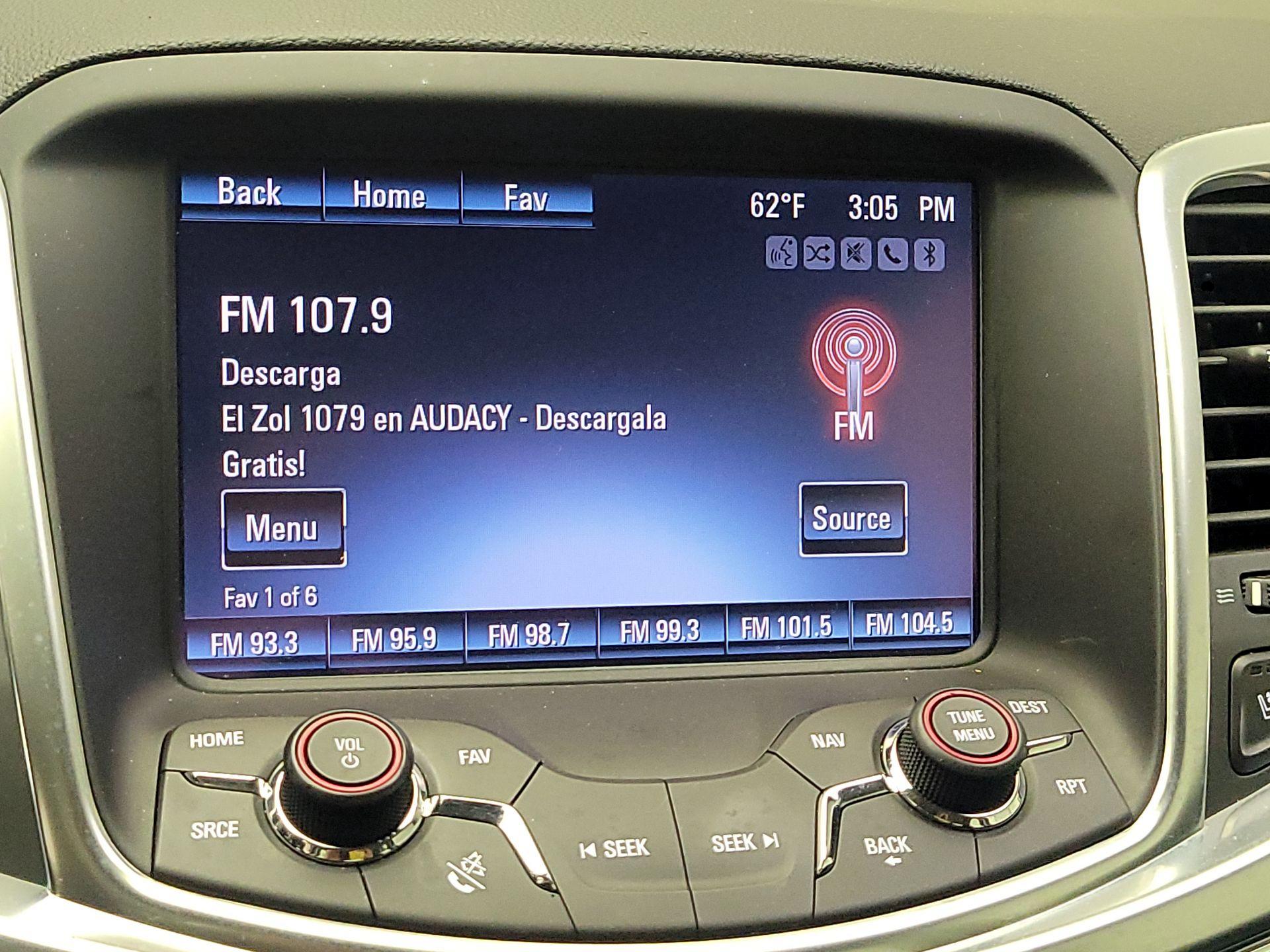 Thumbnail: 2015 Chevrolet  - 16