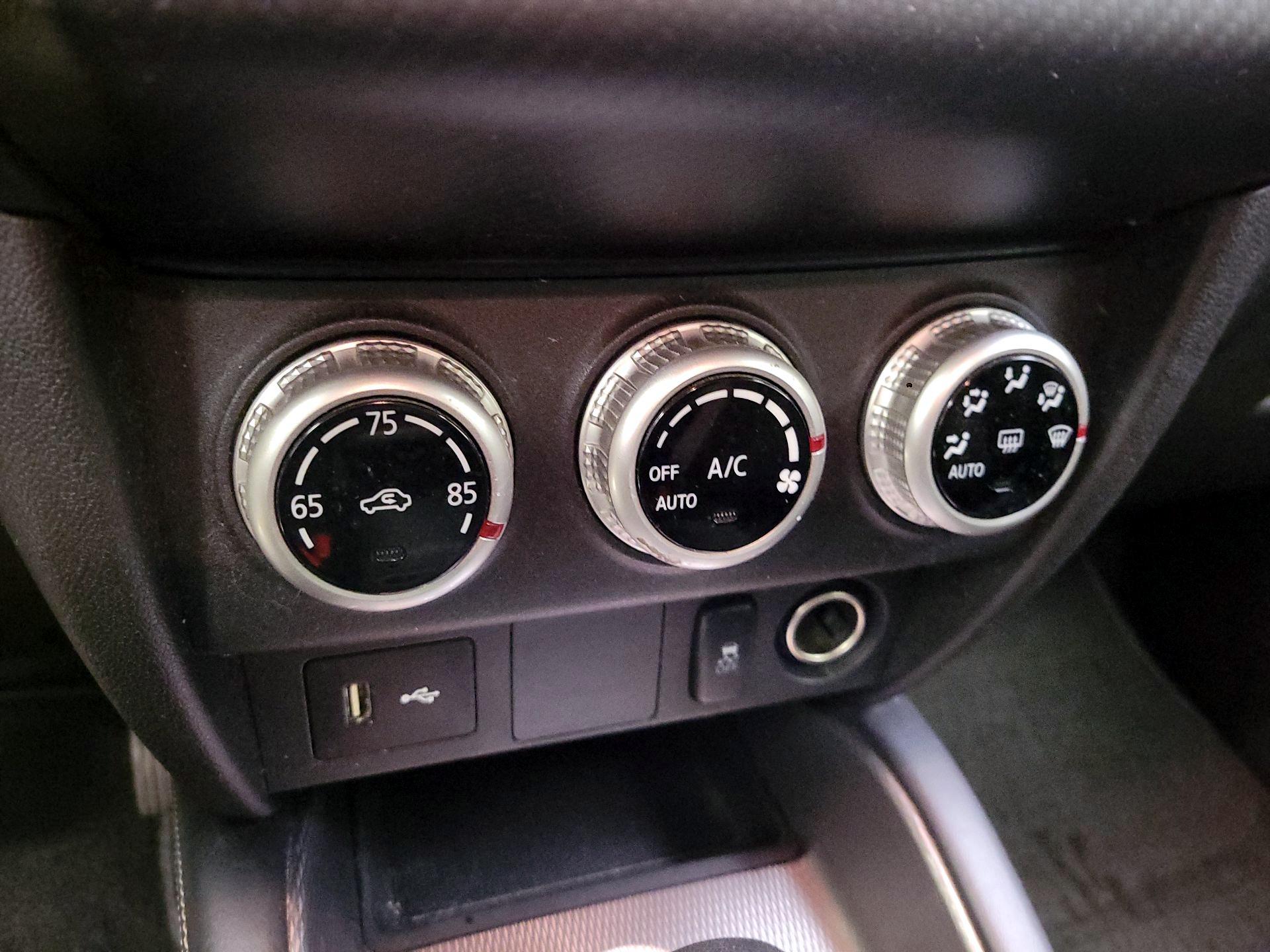 Thumbnail: 2020 Mitsubishi Outlander Sport - 16