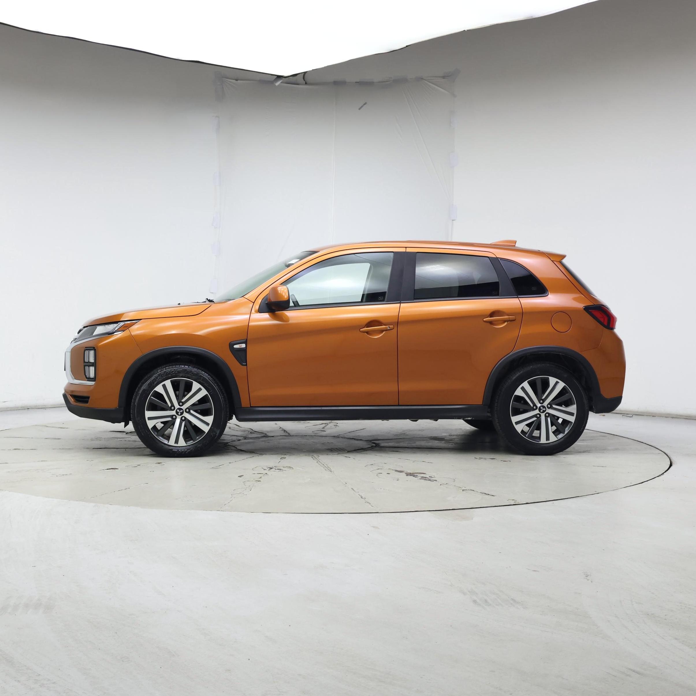 Thumbnail: 2020 Mitsubishi Outlander Sport - 3