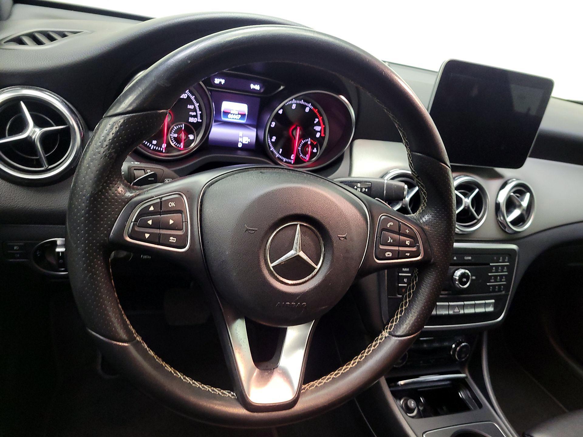 Thumbnail: 2018 Mercedes-Benz GLA - 10