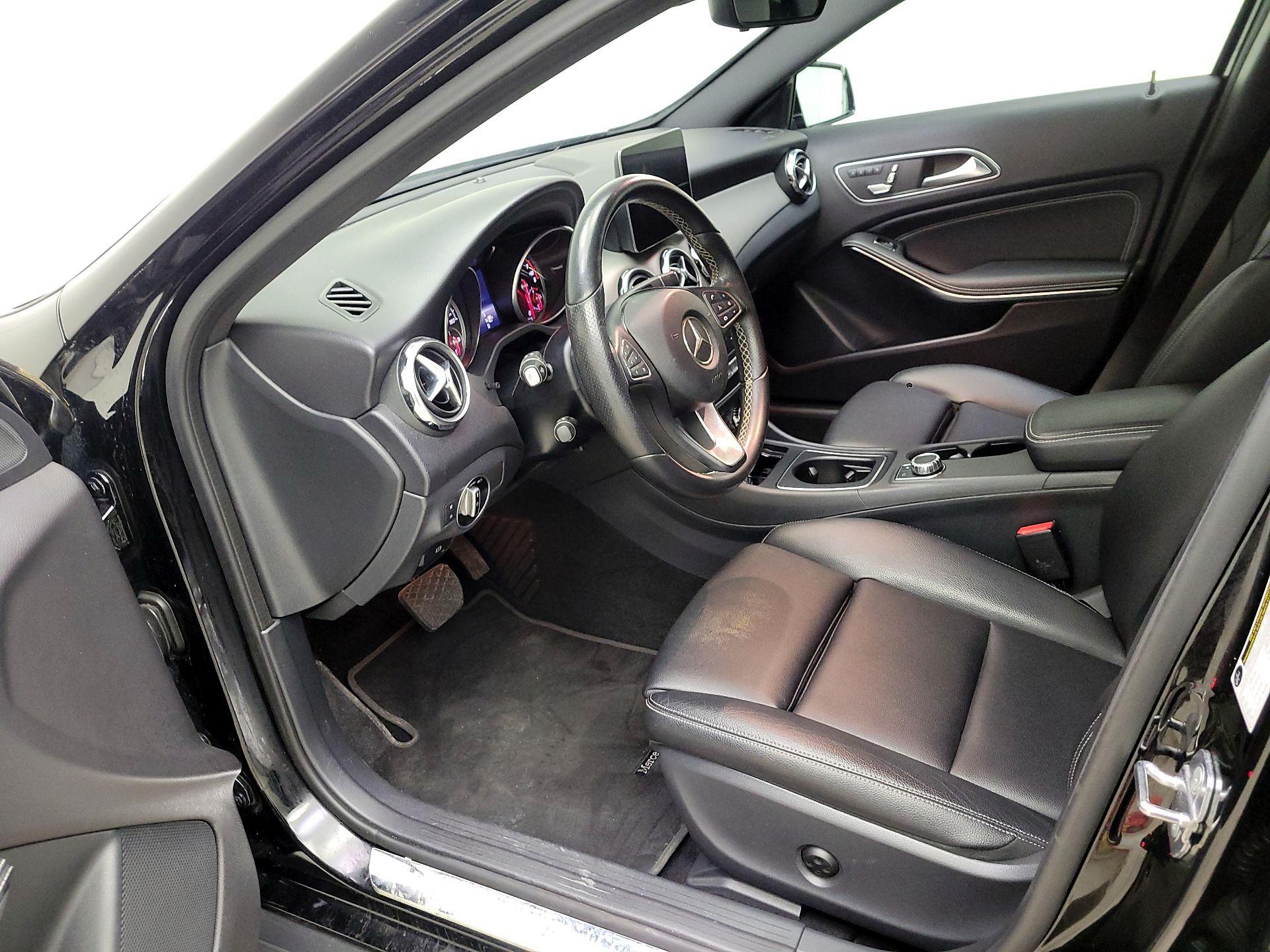 Thumbnail: 2018 Mercedes-Benz GLA - 11