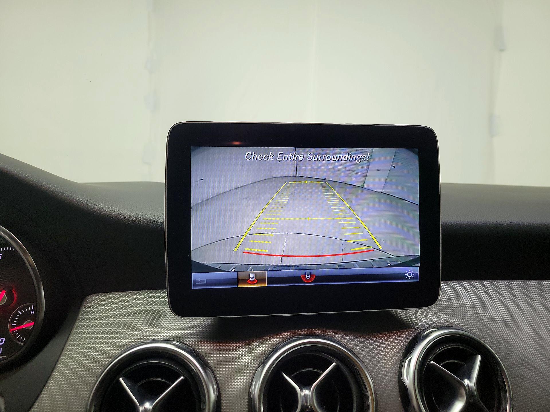 Thumbnail: 2018 Mercedes-Benz GLA - 14