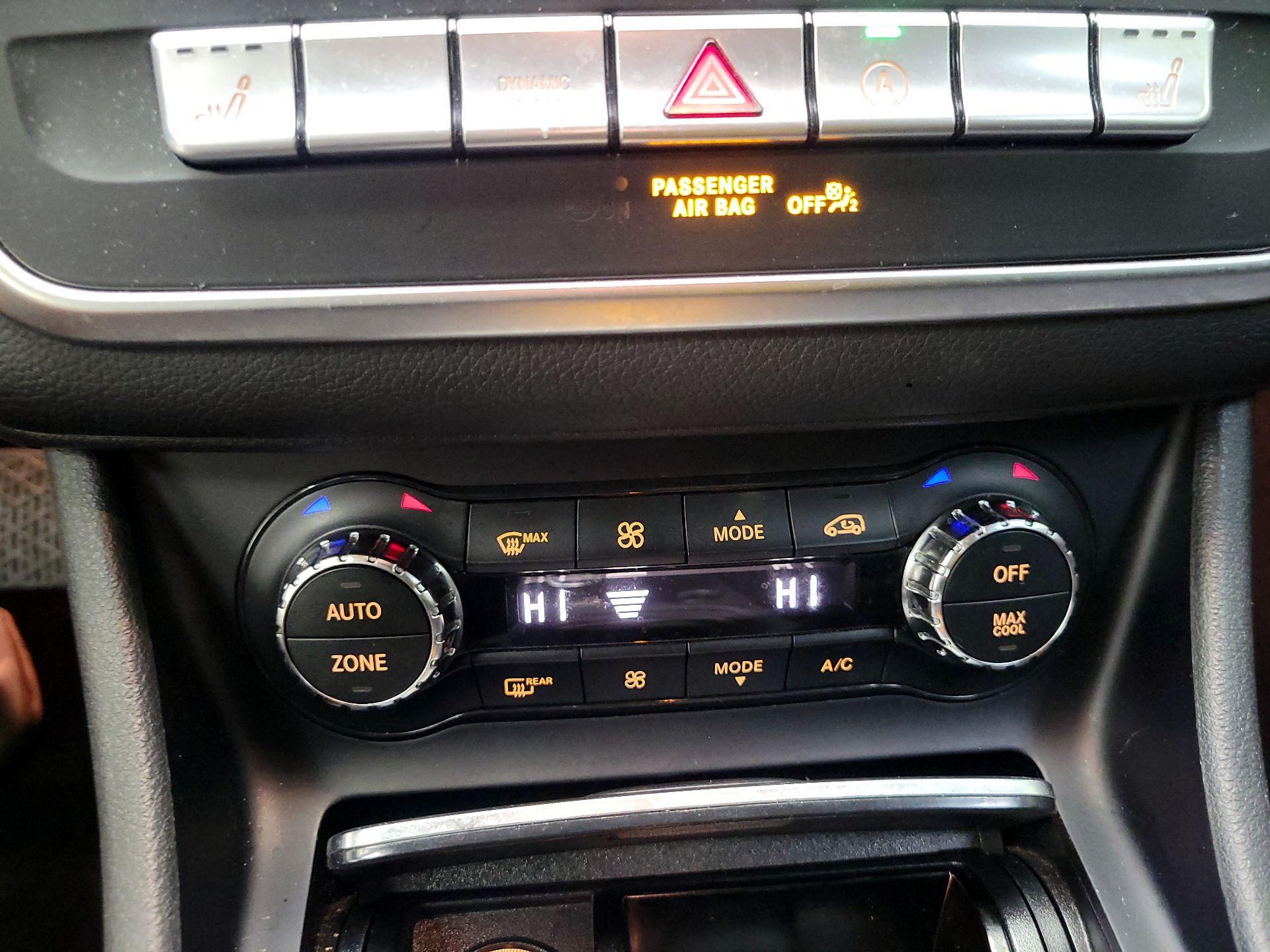 Thumbnail: 2018 Mercedes-Benz GLA - 16