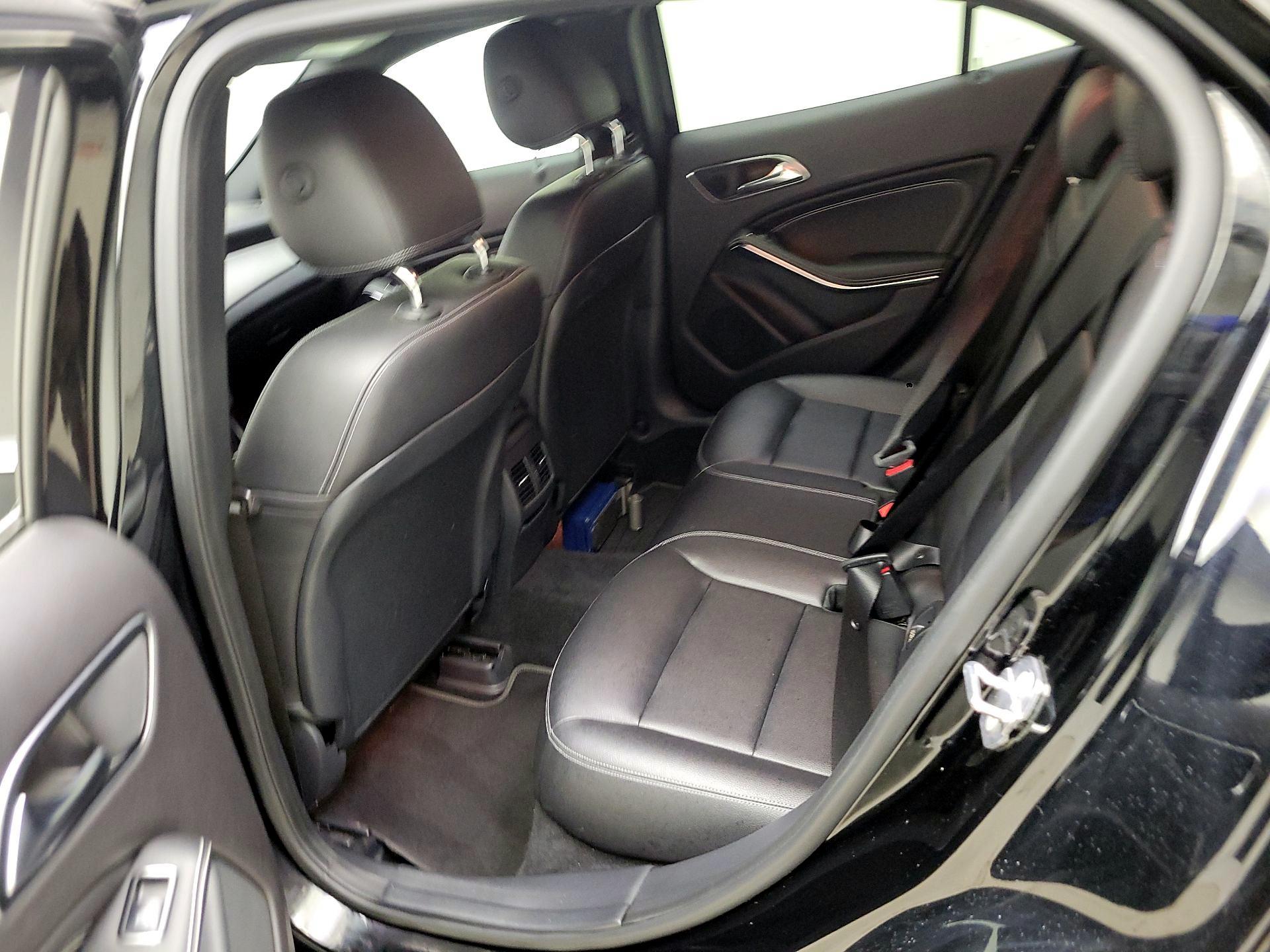 Thumbnail: 2018 Mercedes-Benz GLA - 19