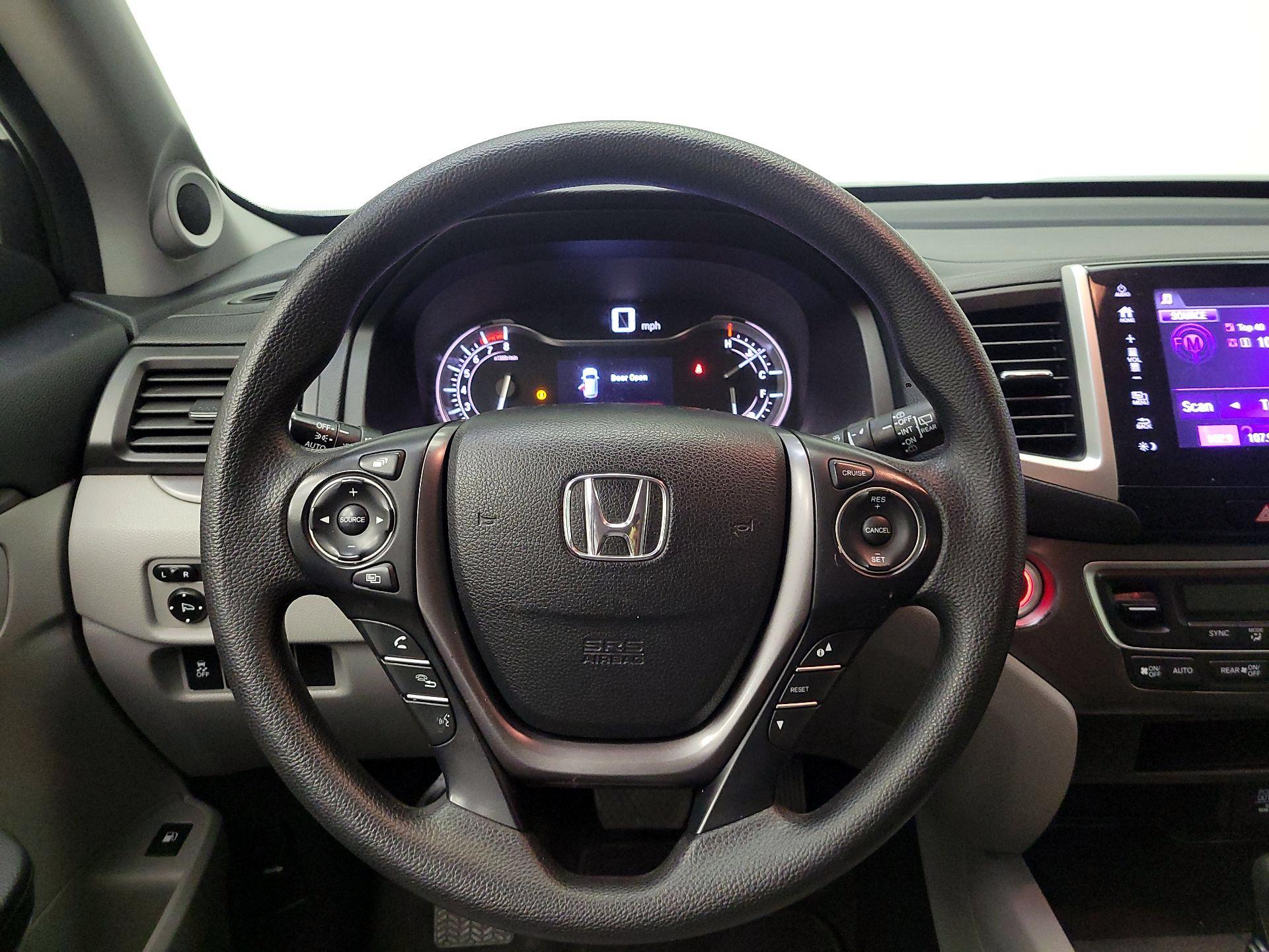 Thumbnail: 2018 Honda Pilot - 10