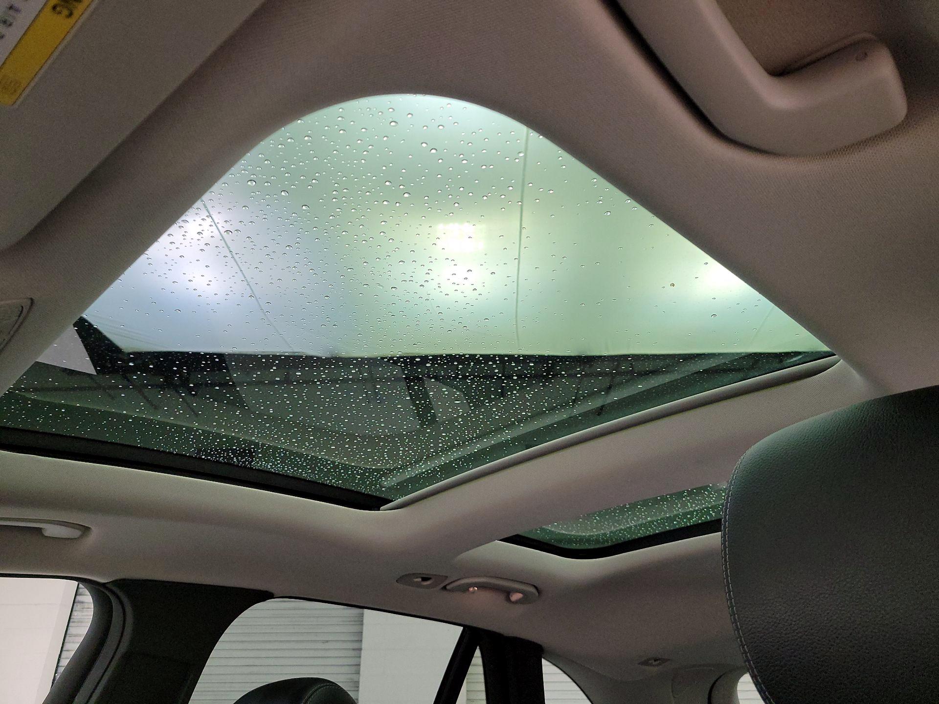 Thumbnail: 2017 Mercedes-Benz GLC - 20