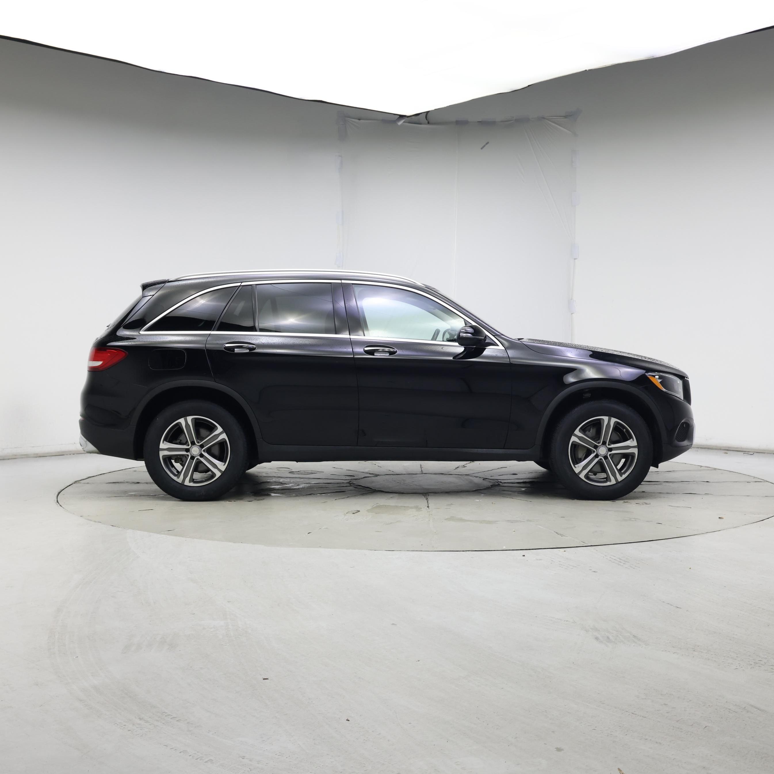 Thumbnail: 2017 Mercedes-Benz GLC - 7