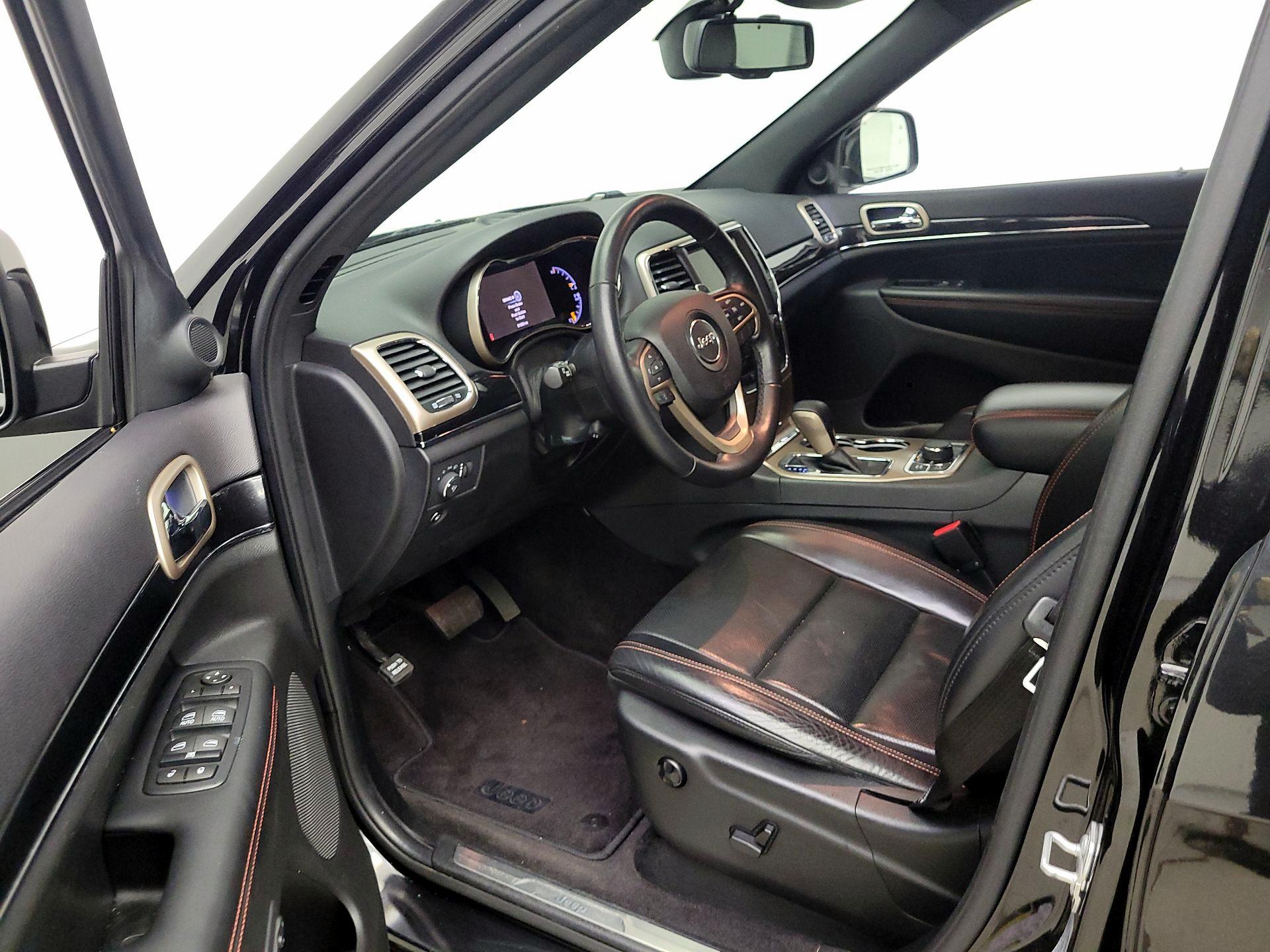 Thumbnail: 2016 Jeep Grand Cherokee - 11