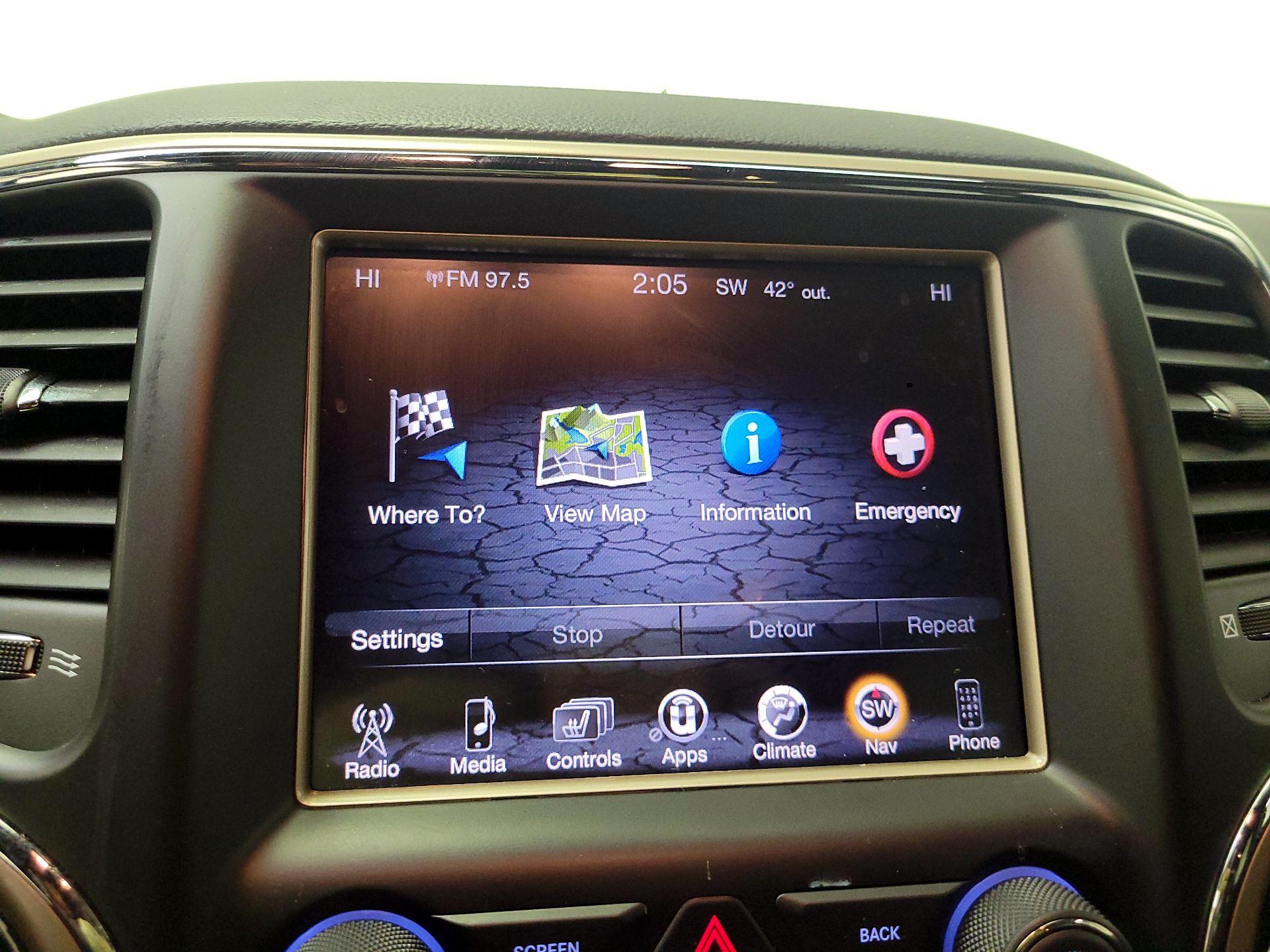 Thumbnail: 2016 Jeep Grand Cherokee - 15