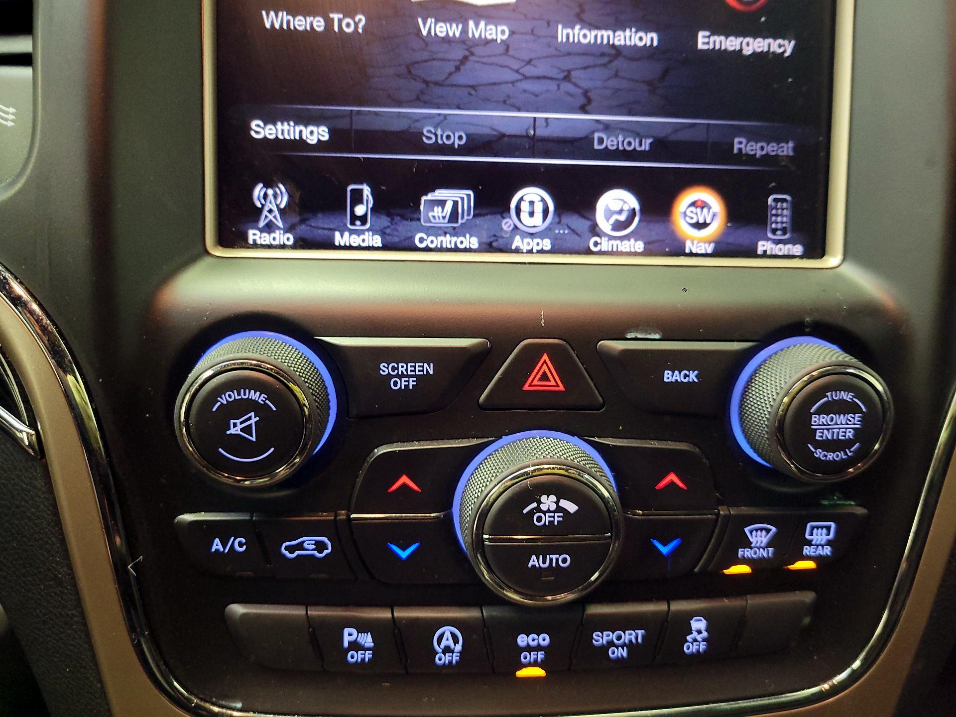 Thumbnail: 2016 Jeep Grand Cherokee - 16