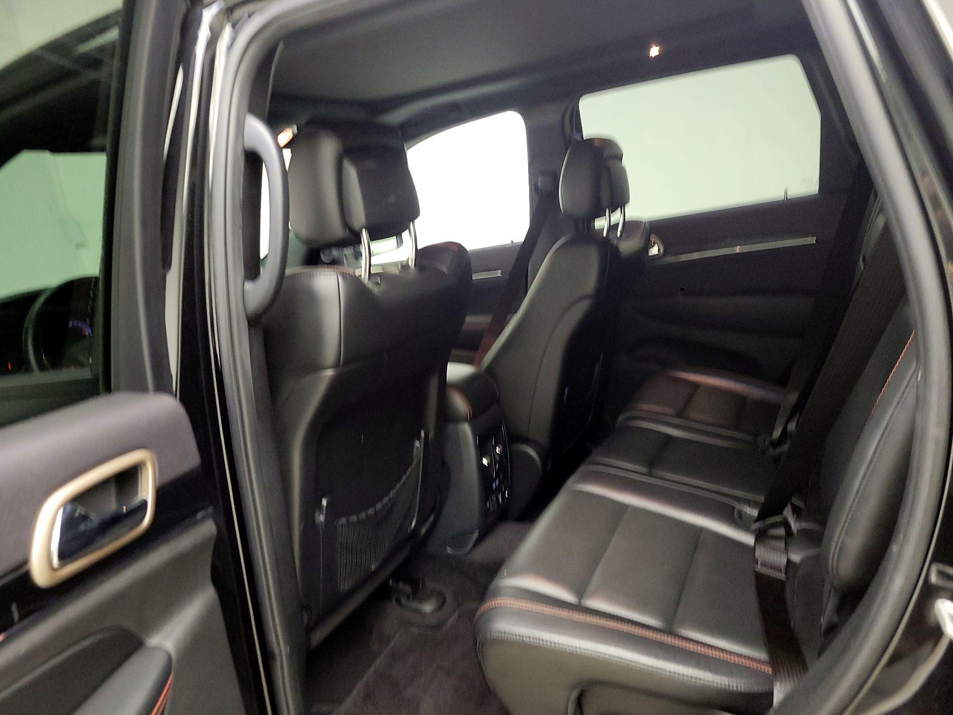 Thumbnail: 2016 Jeep Grand Cherokee - 19