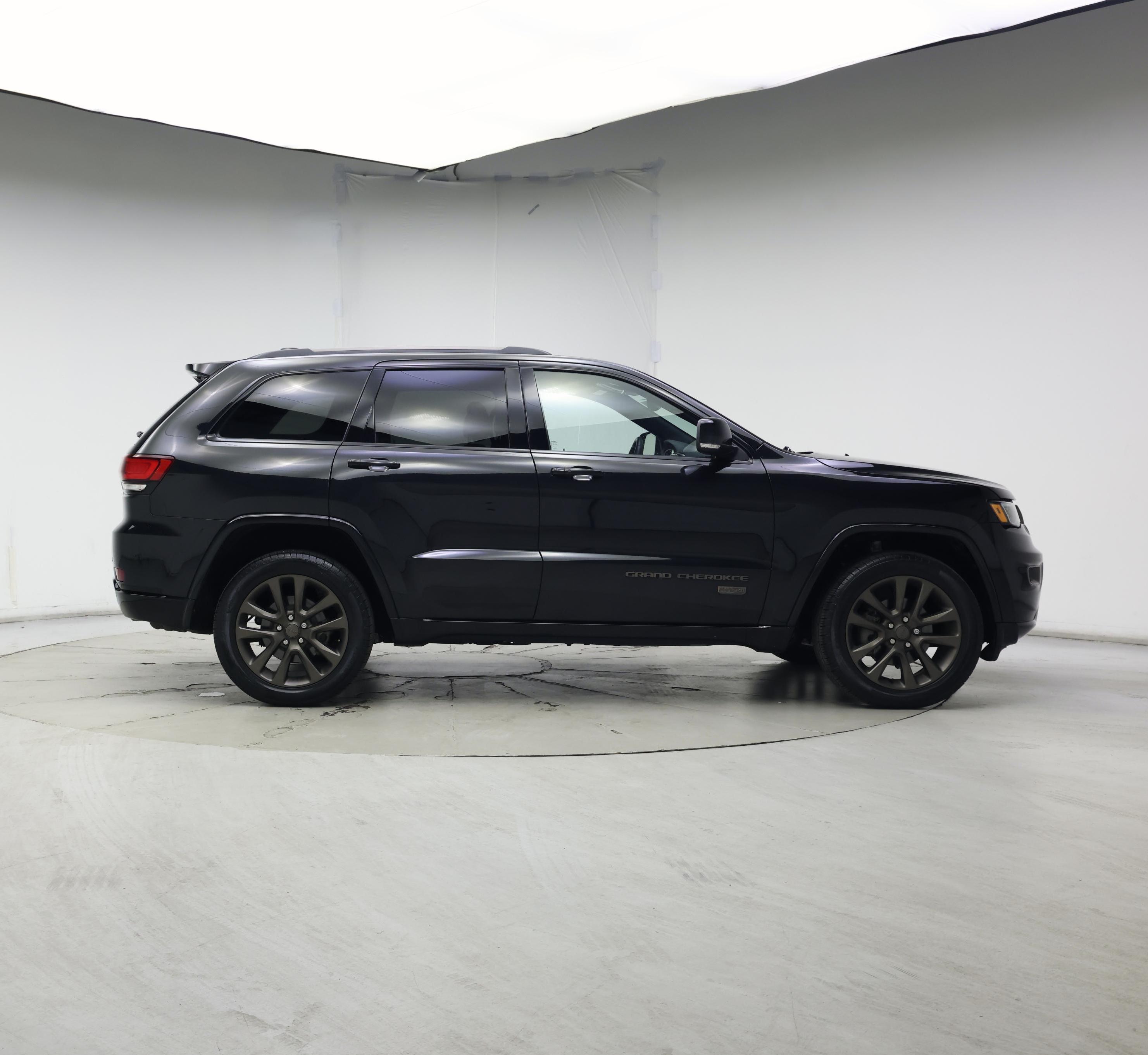 Thumbnail: 2016 Jeep Grand Cherokee - 7