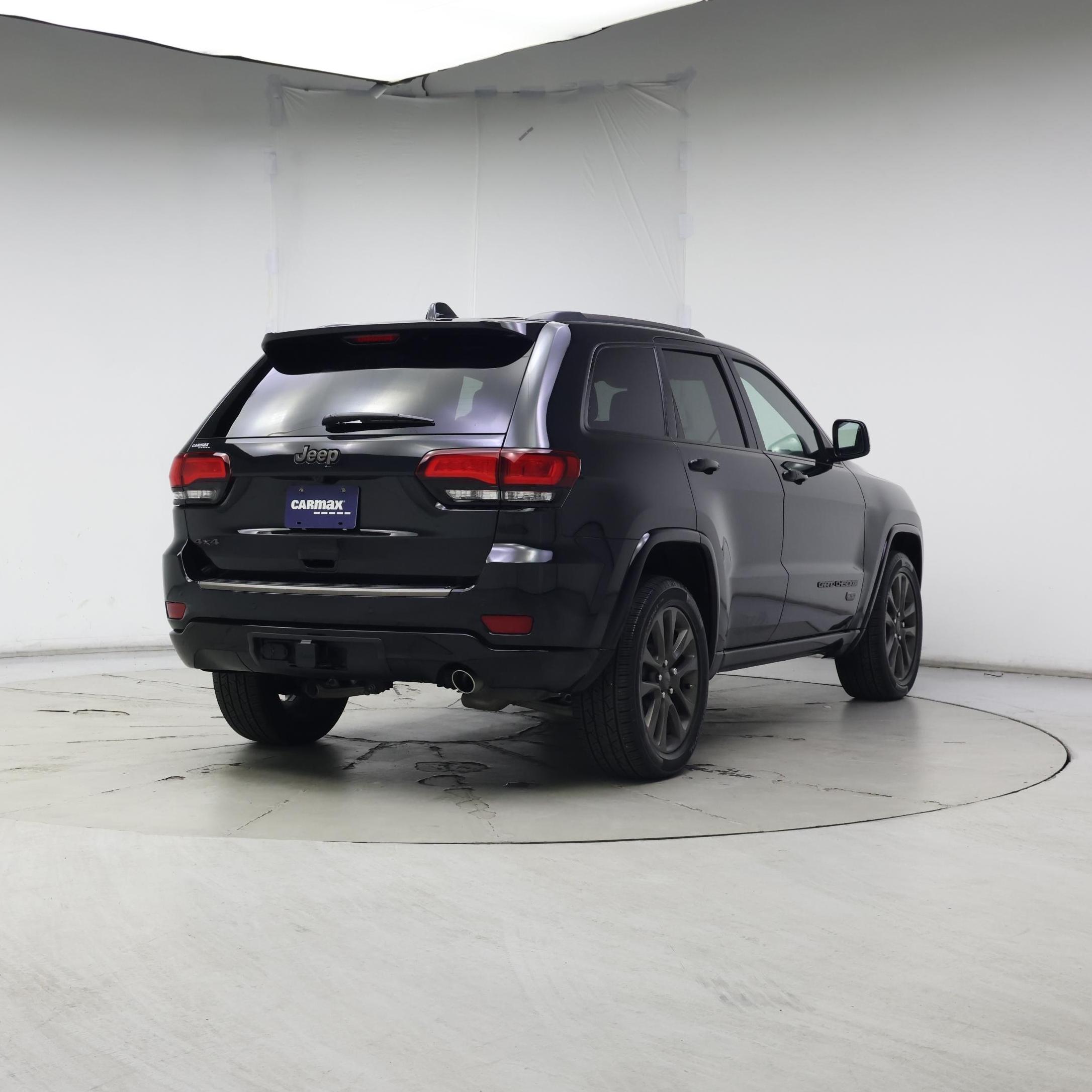 Thumbnail: 2016 Jeep Grand Cherokee - 8