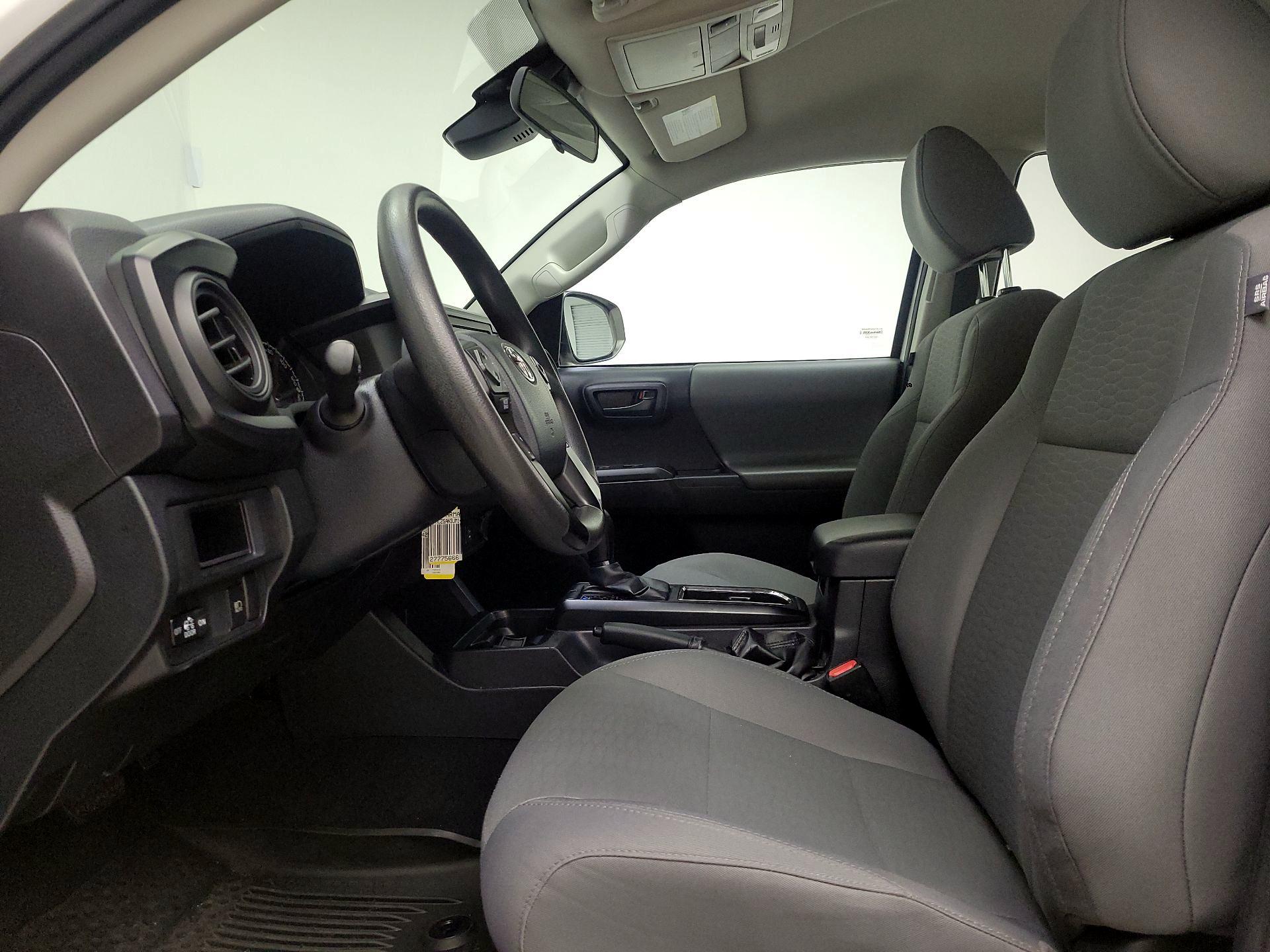 Thumbnail: 2018 Toyota Tacoma - 11