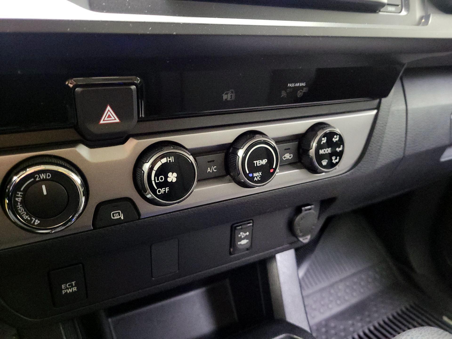 Thumbnail: 2018 Toyota Tacoma - 16