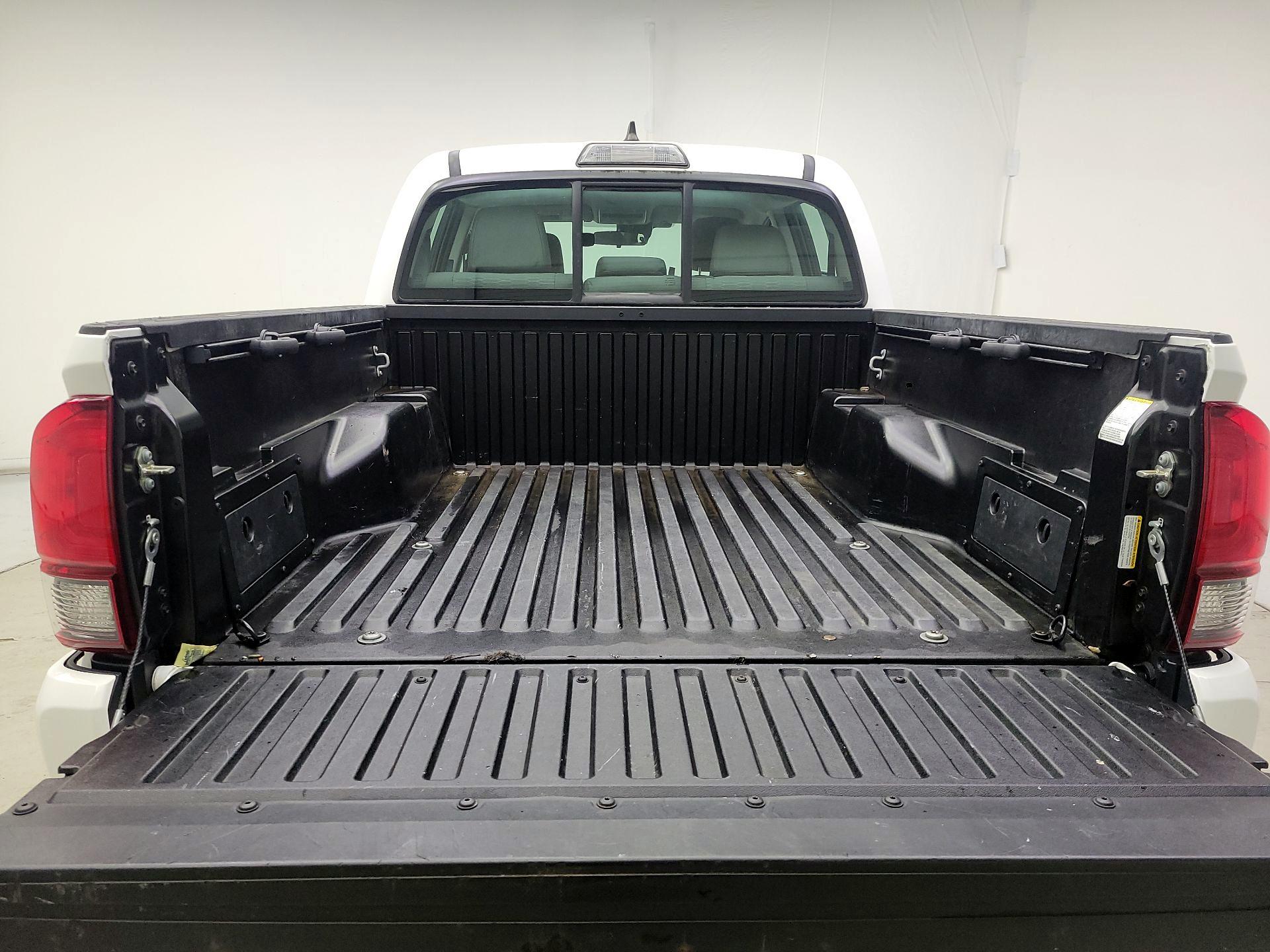 Thumbnail: 2018 Toyota Tacoma - 20