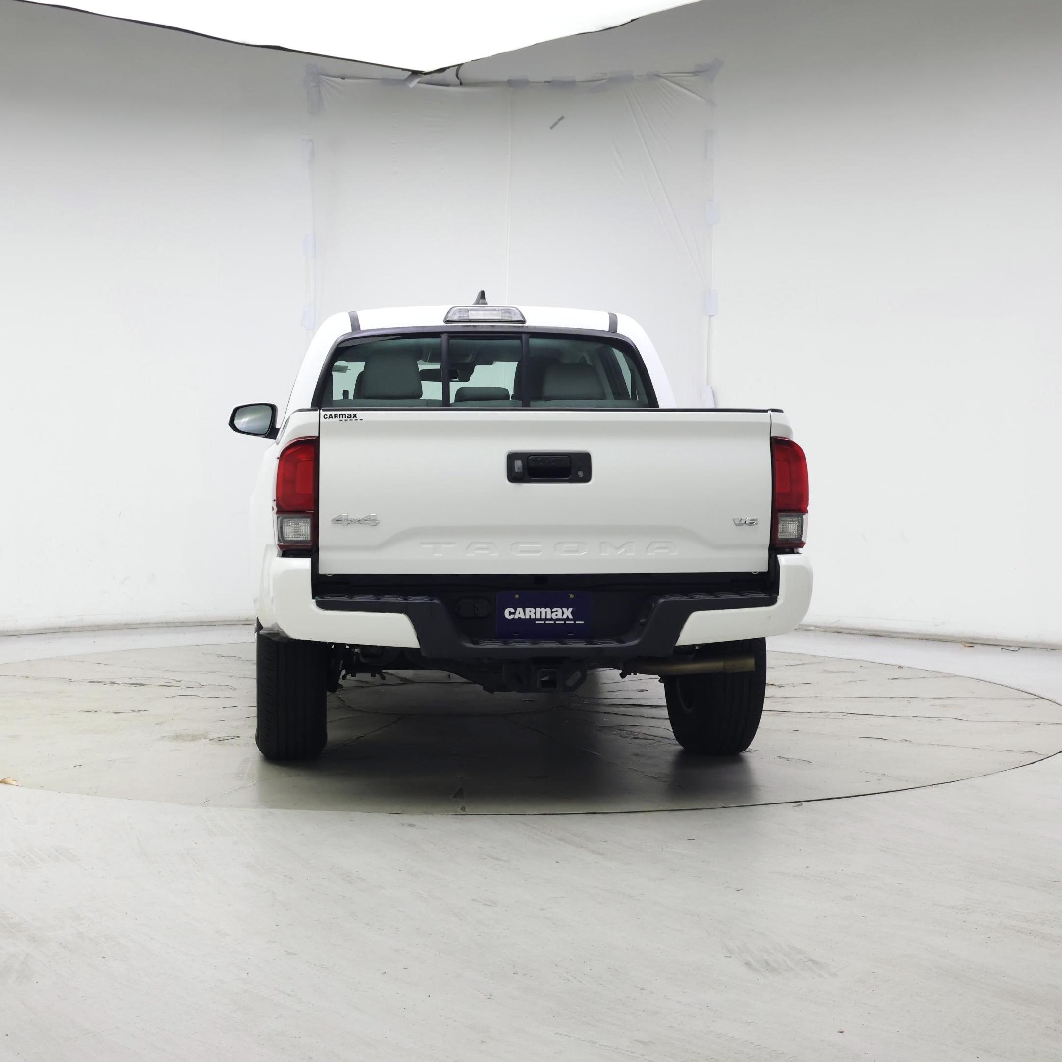 Thumbnail: 2018 Toyota Tacoma - 6