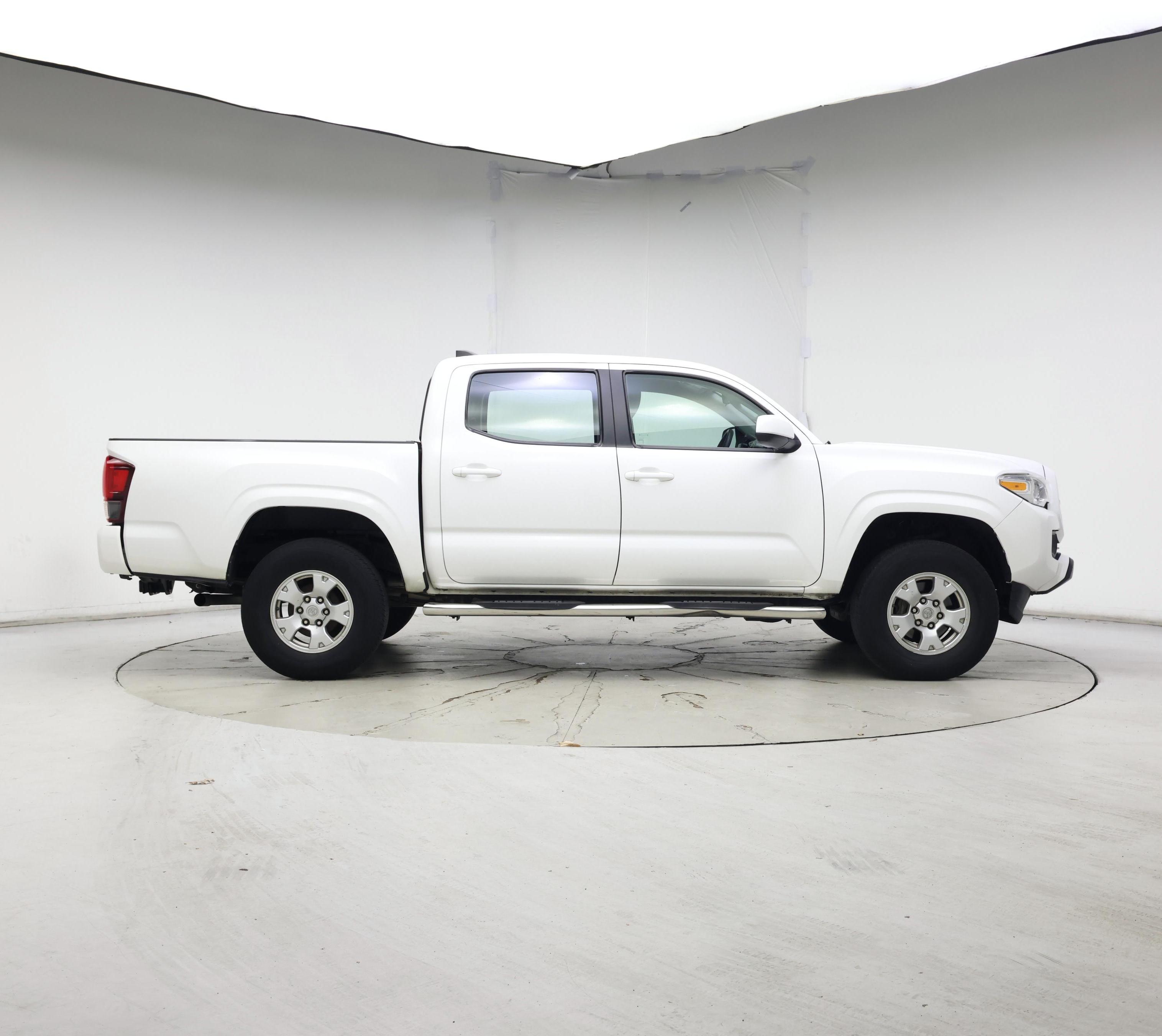 Thumbnail: 2018 Toyota Tacoma - 7