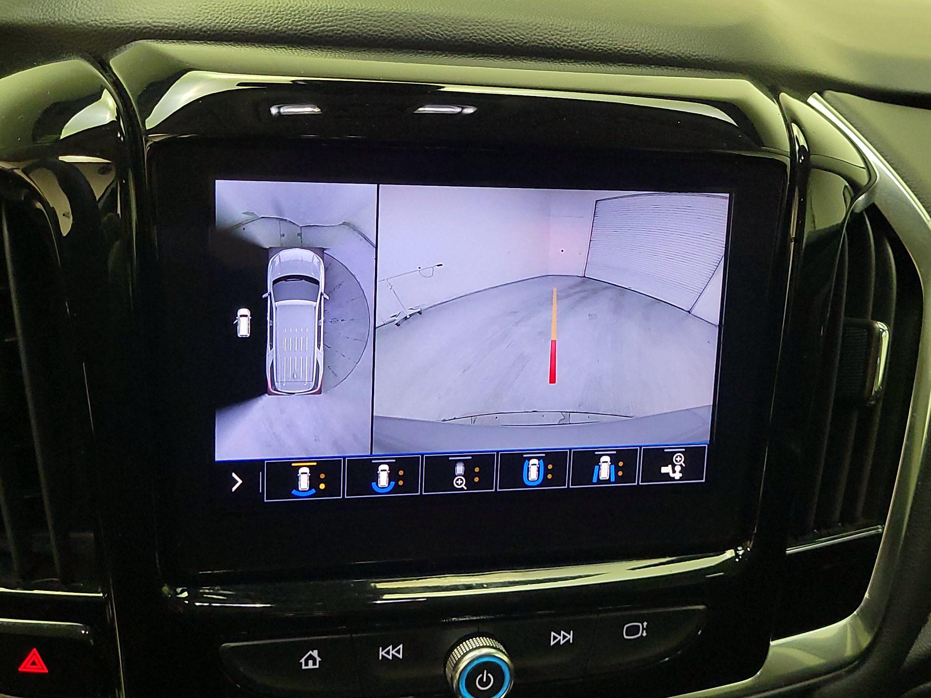 Thumbnail: 2021 Chevrolet Traverse - 15