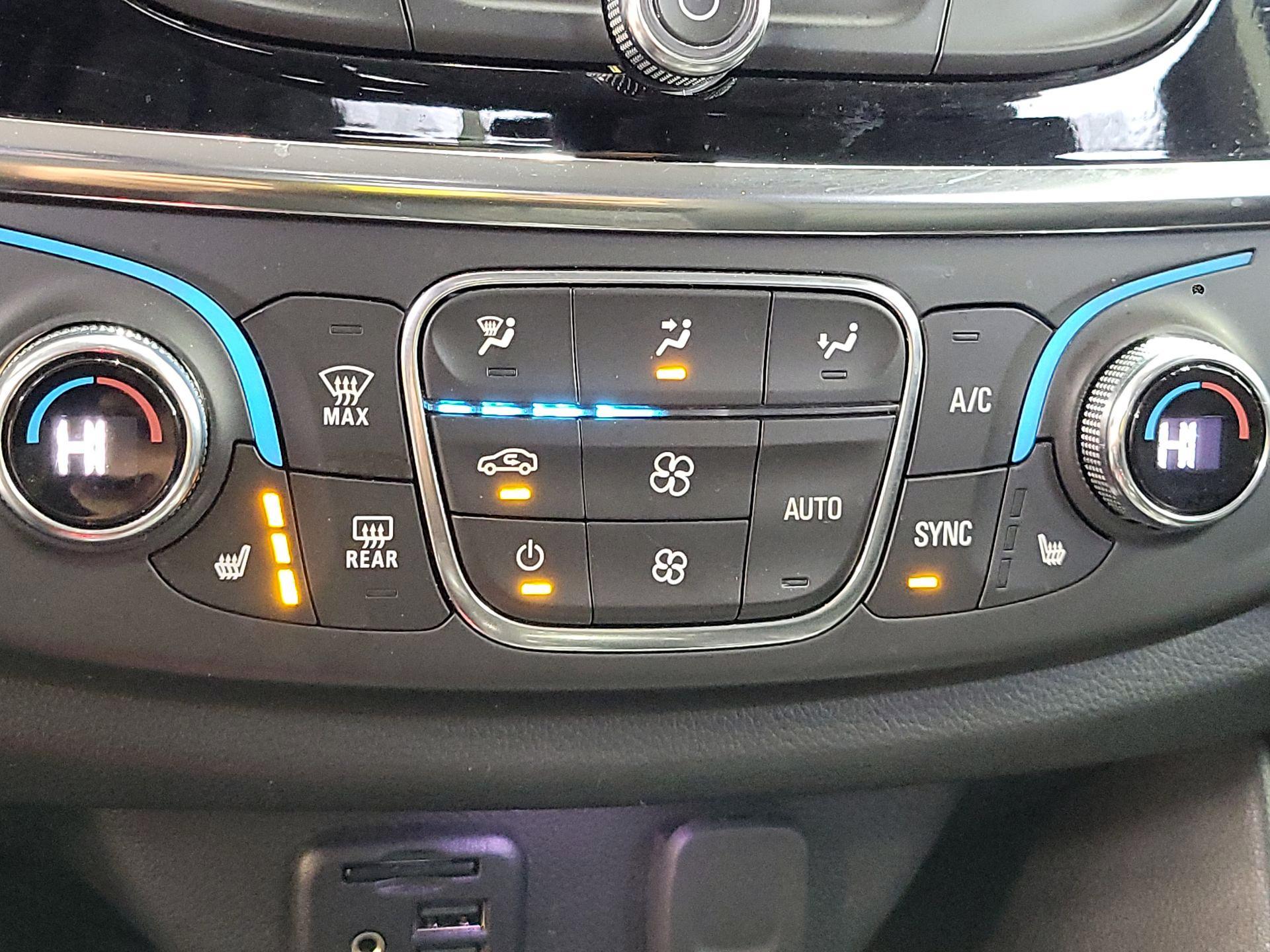 Thumbnail: 2021 Chevrolet Traverse - 17