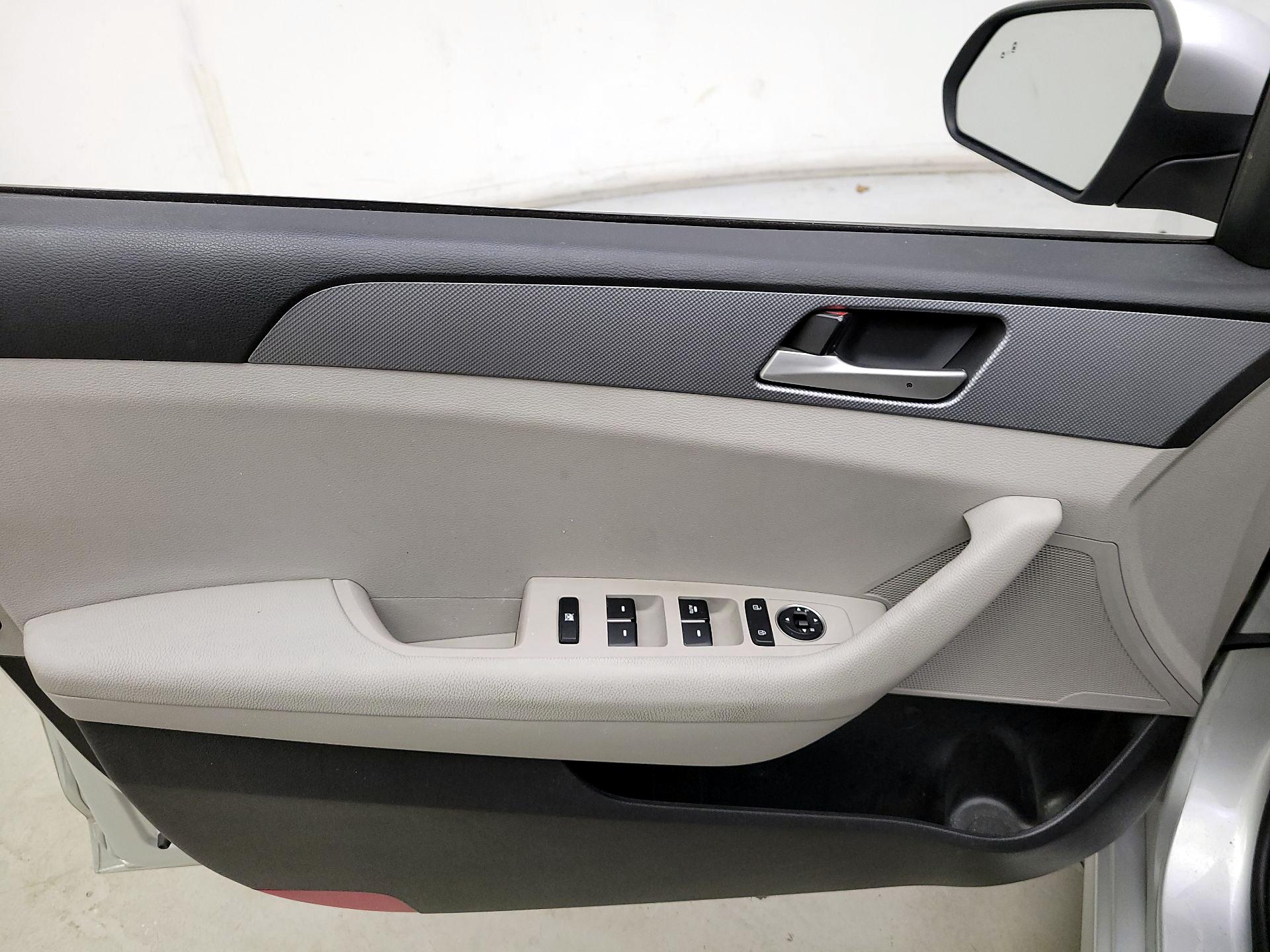 Thumbnail: 2018 Hyundai Sonata - 12