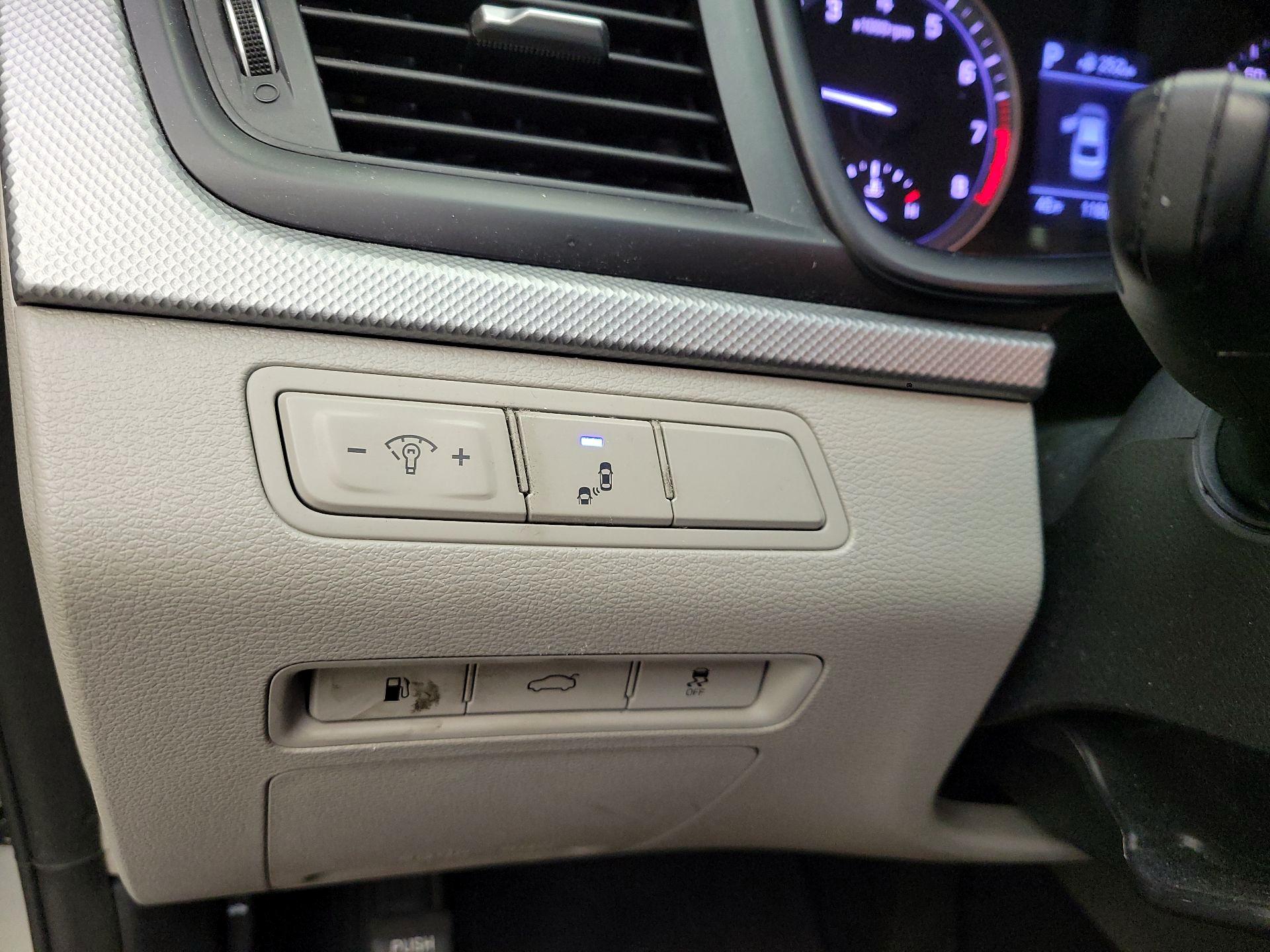 Thumbnail: 2018 Hyundai Sonata - 13