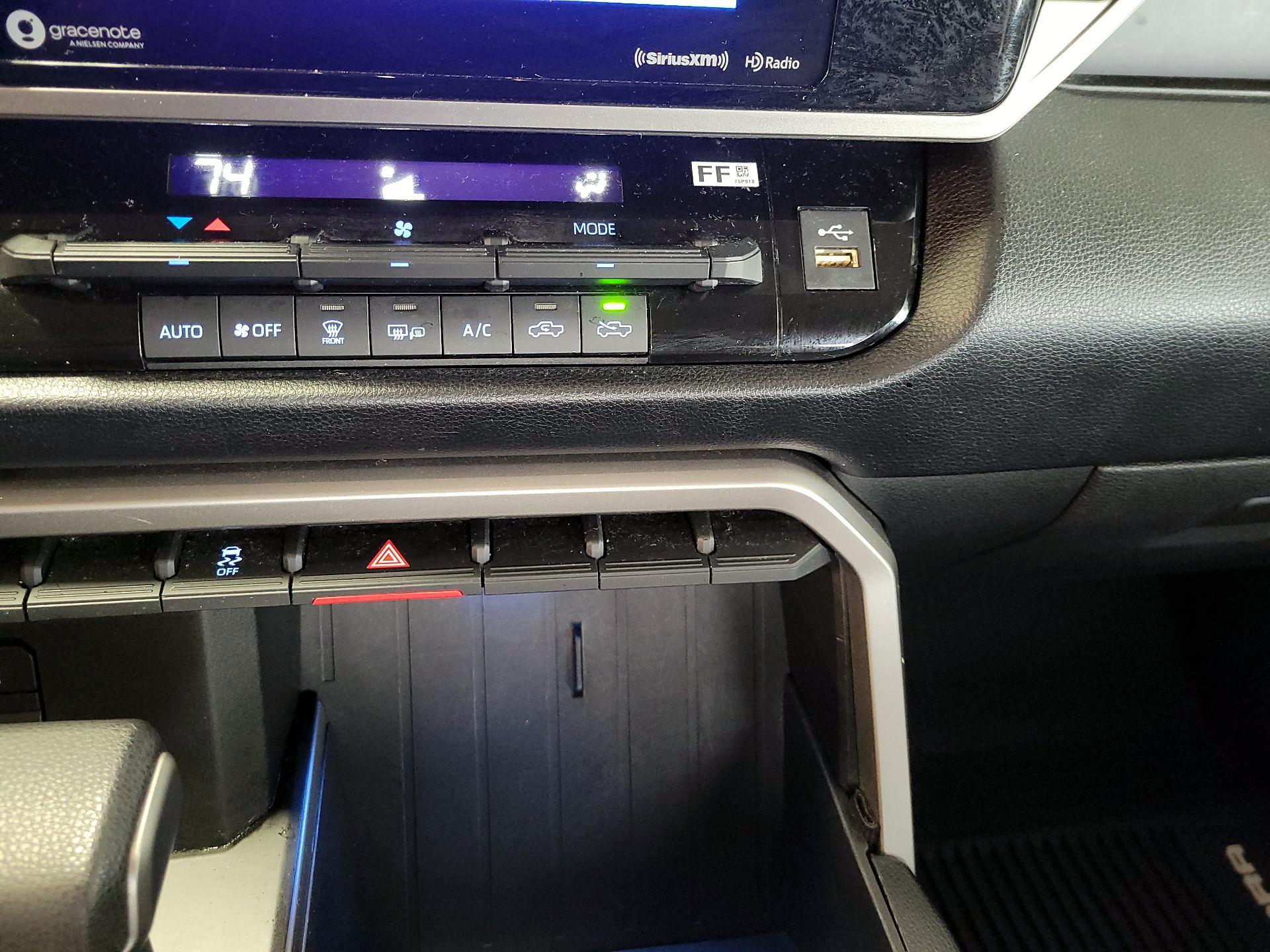 Thumbnail: 2022 Toyota Tundra - 18